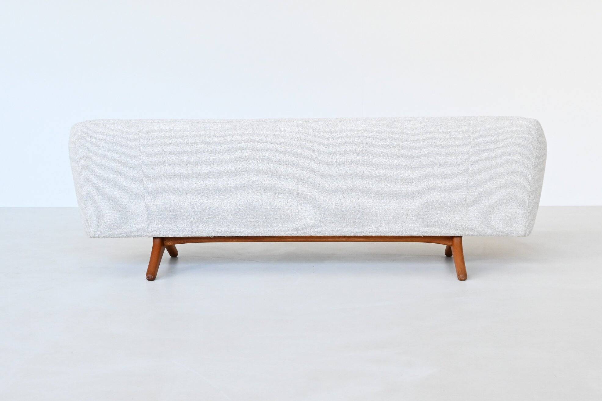 Illum Wikkelso model ML-140 three-seater sofa Laursen Denmark 1960