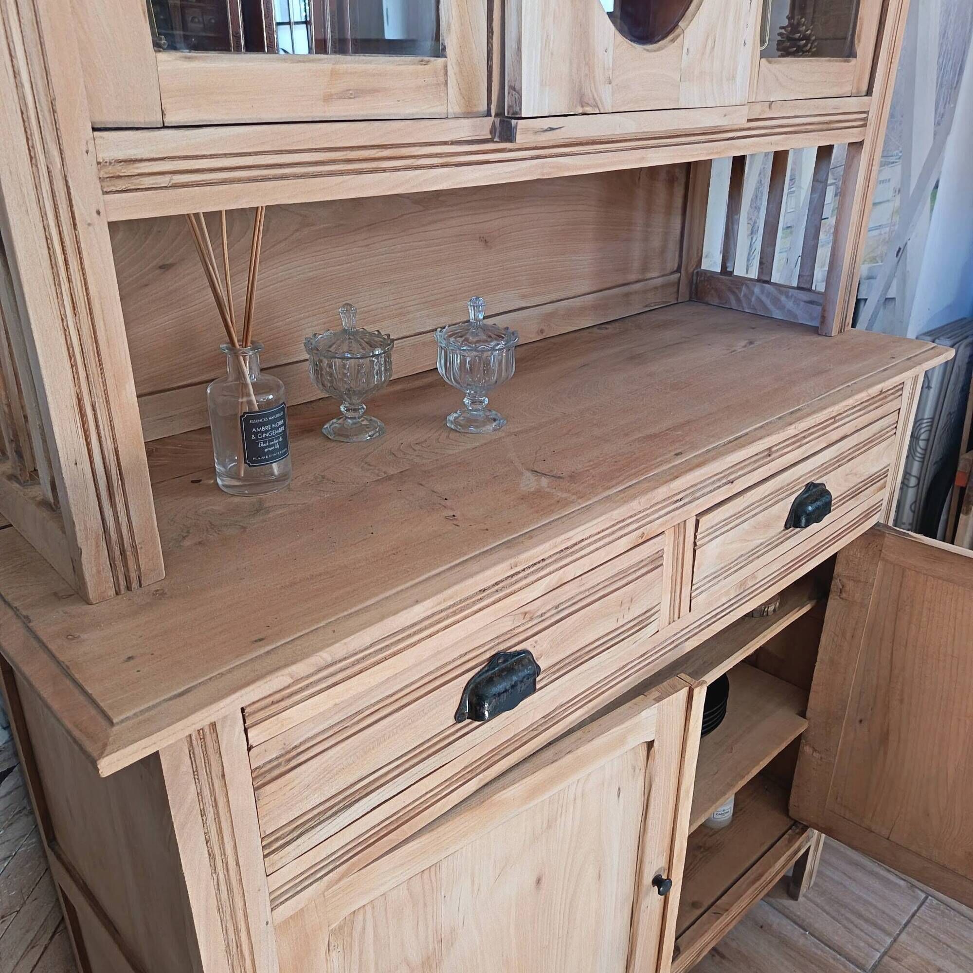 Country-style sideboard