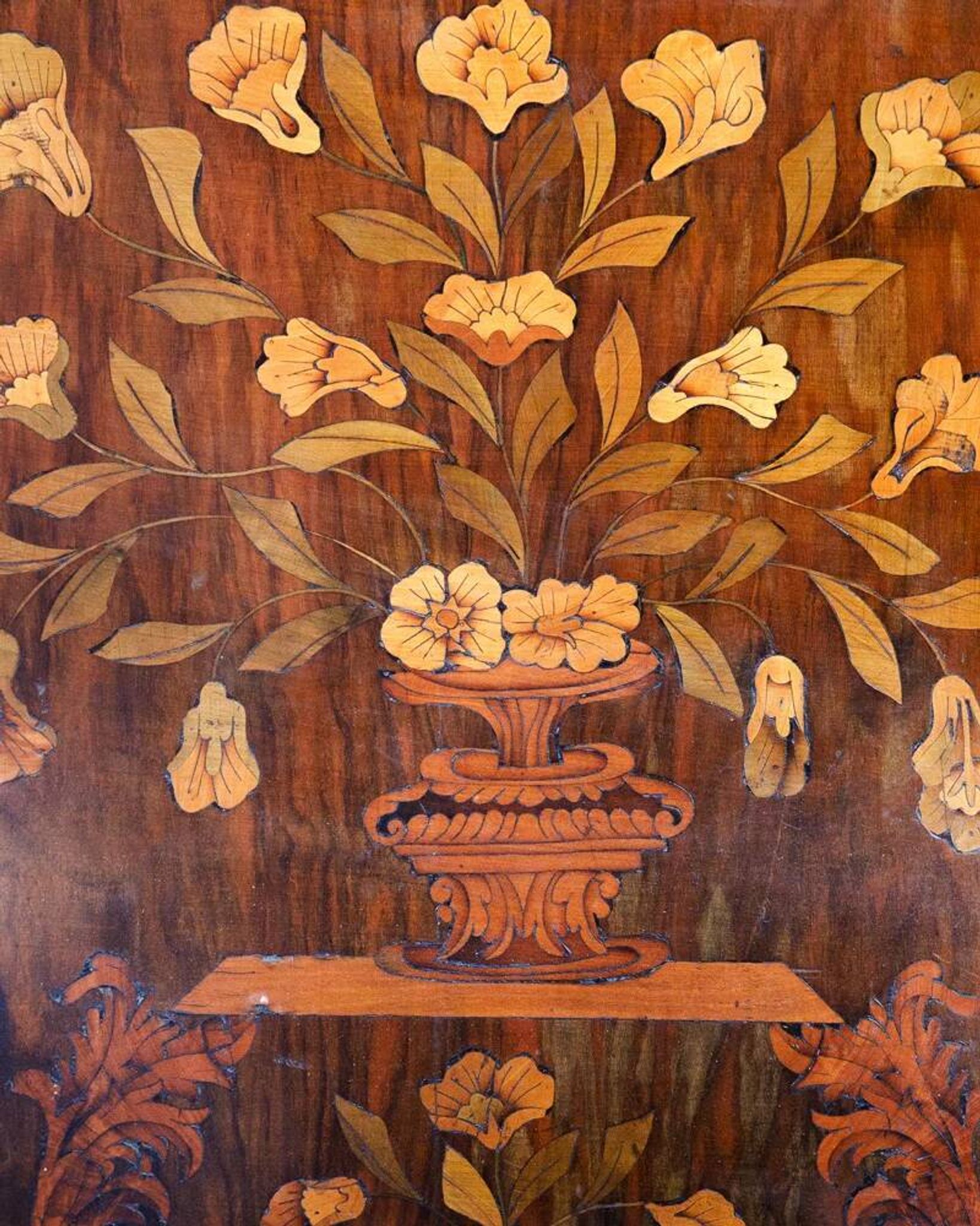 Small Dutch display cabinet in floral marquetry.