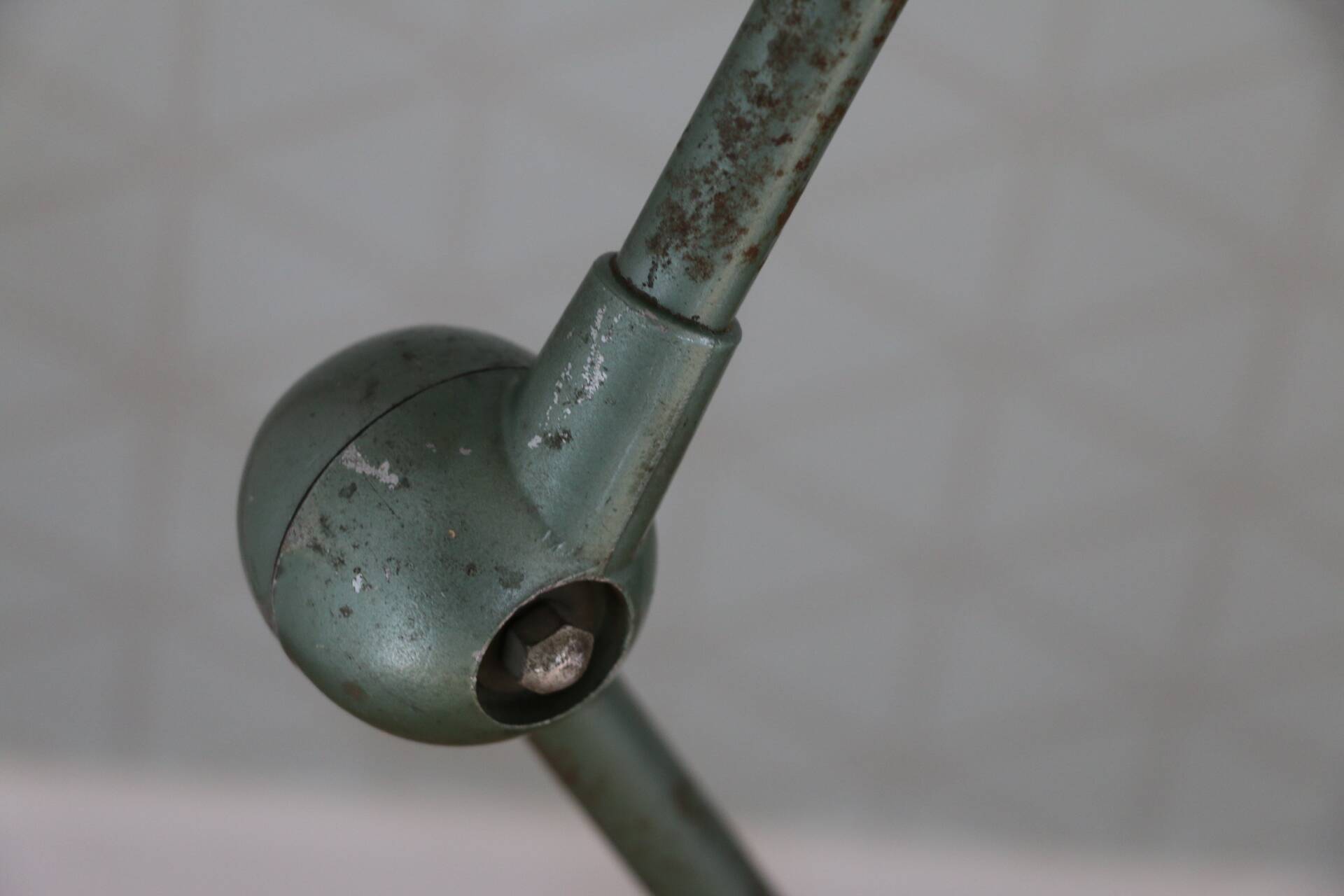 JIELDE 2-arm green lamp, 1960s square foot