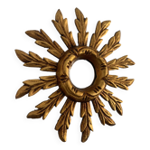 Miroir soleil en bois sculpté doré à la feuille d'or, 1960