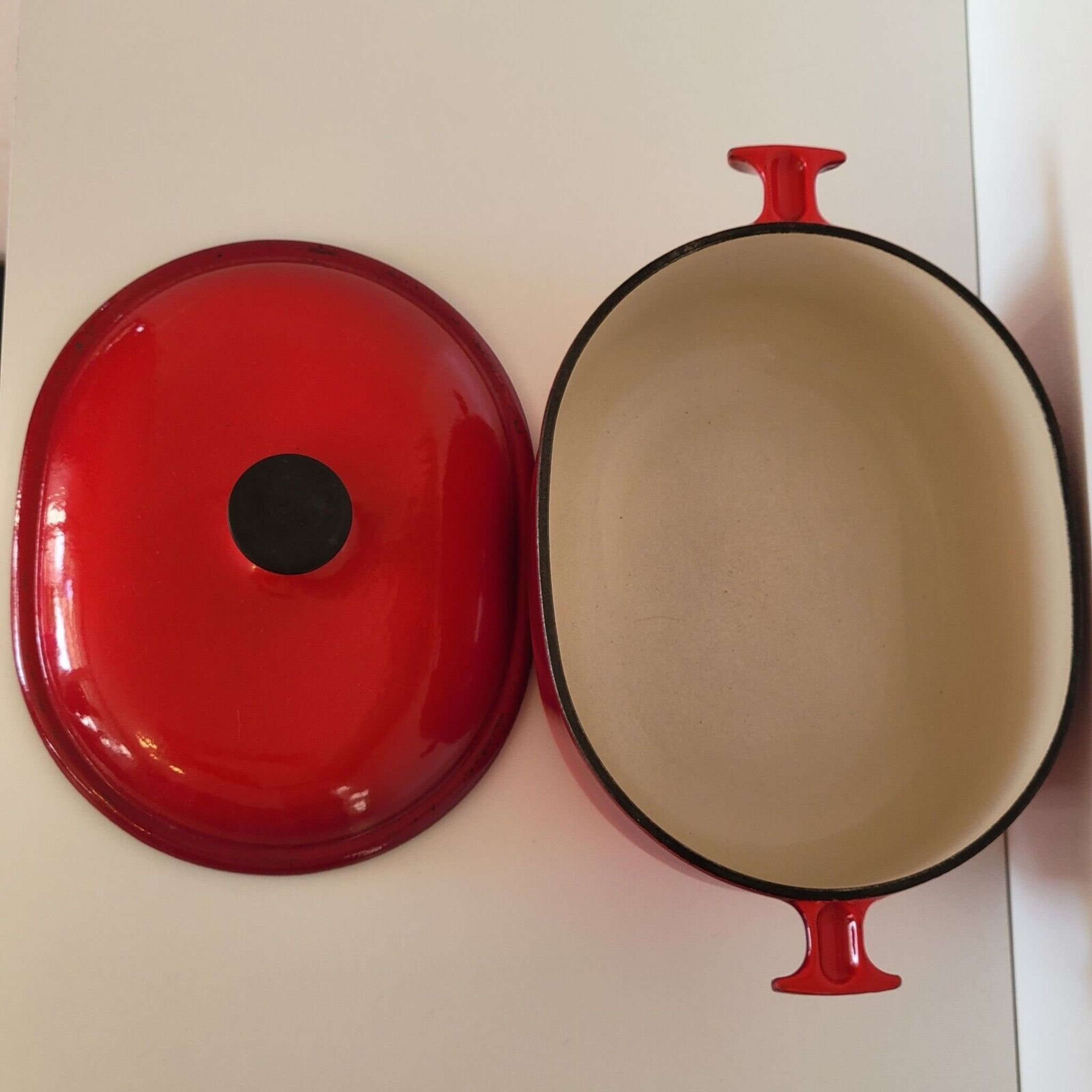 Oval casserole in red enamelled cast iron Enzo Mari La Mama 25
