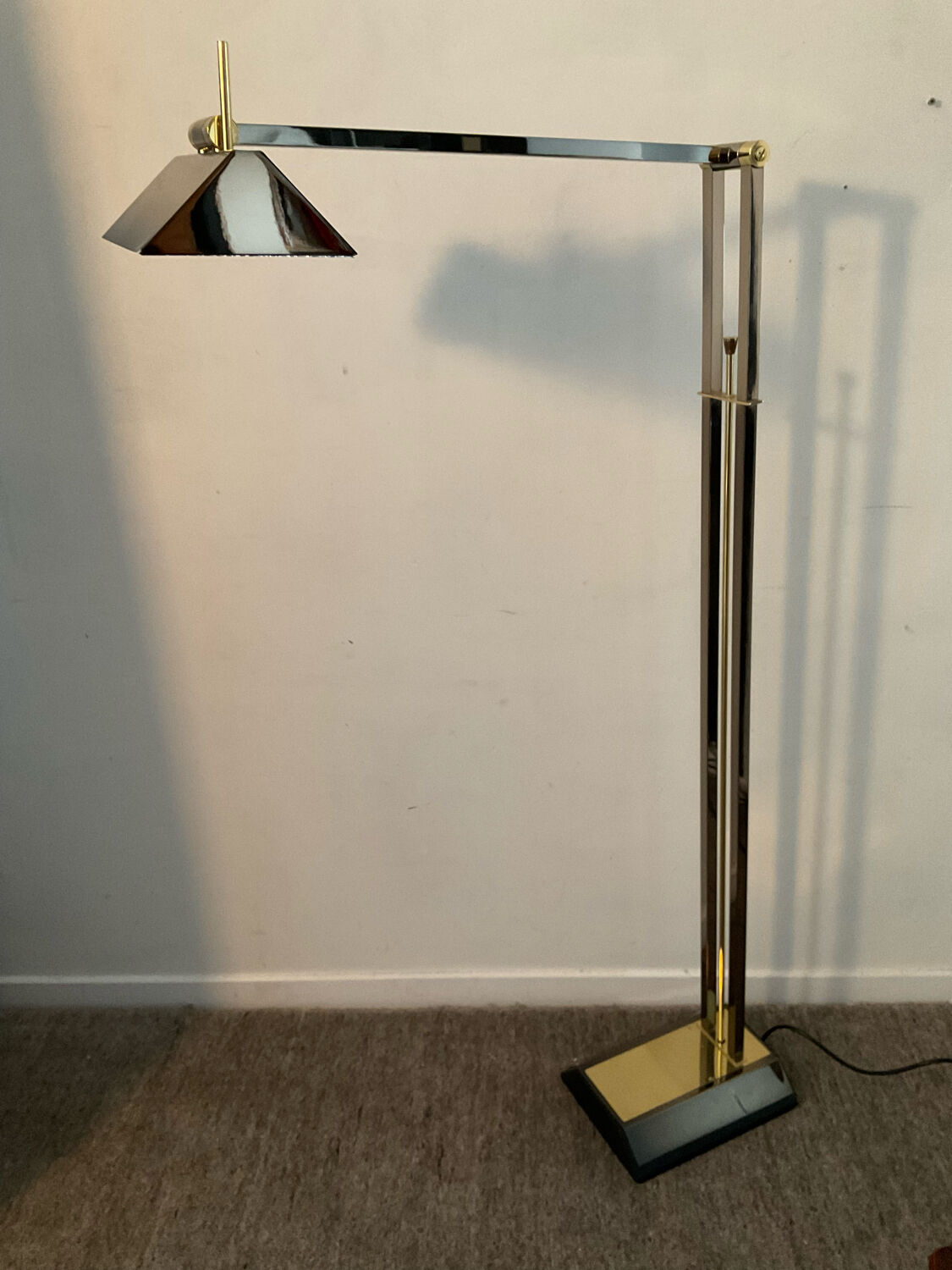 Golden Deknudt floor lamp from the 70s