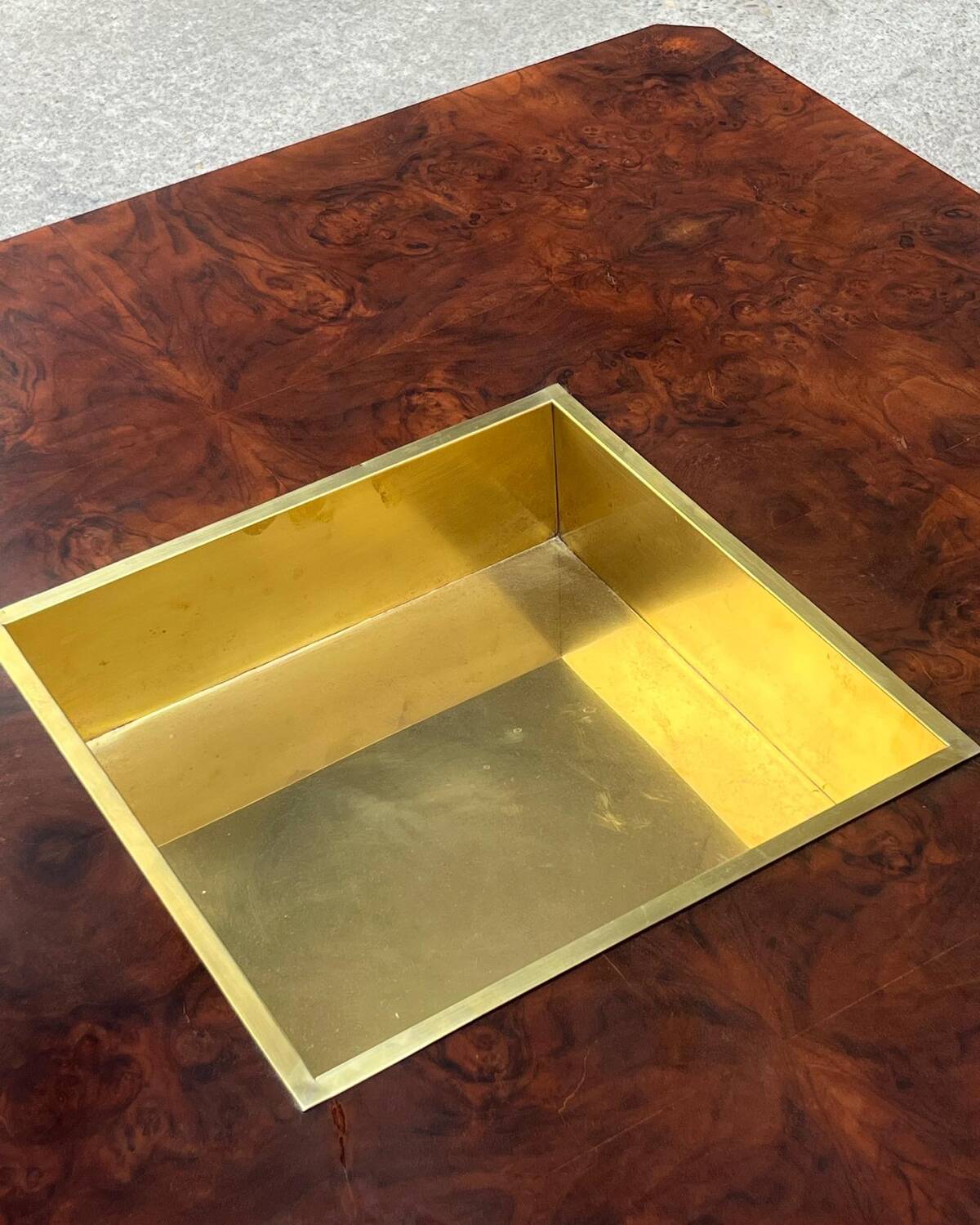 Willy RIZZO table in Mario Sabot burl veneer 1970