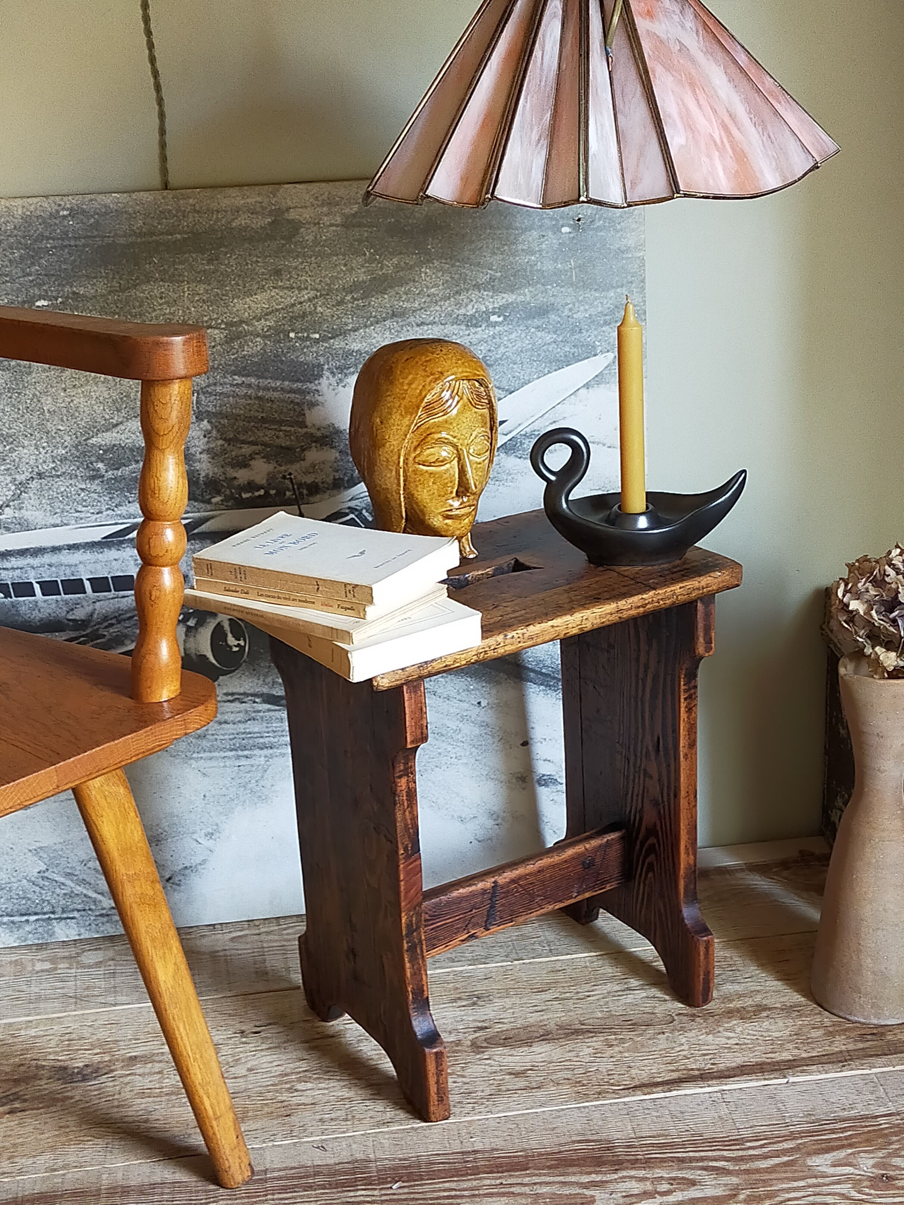 Stool of auxiliary Art-popular in old solid wood