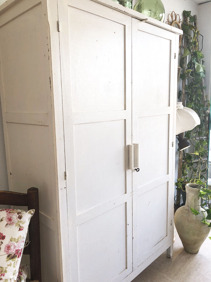 Vintage parisian wardrobe, 1950