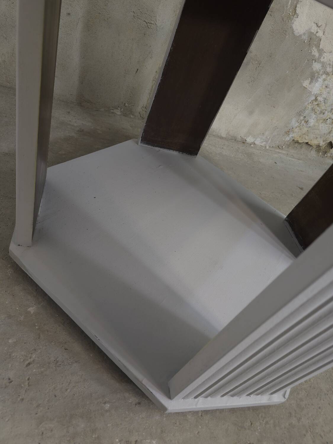 Art Deco side table repainted in "stormy" grey white