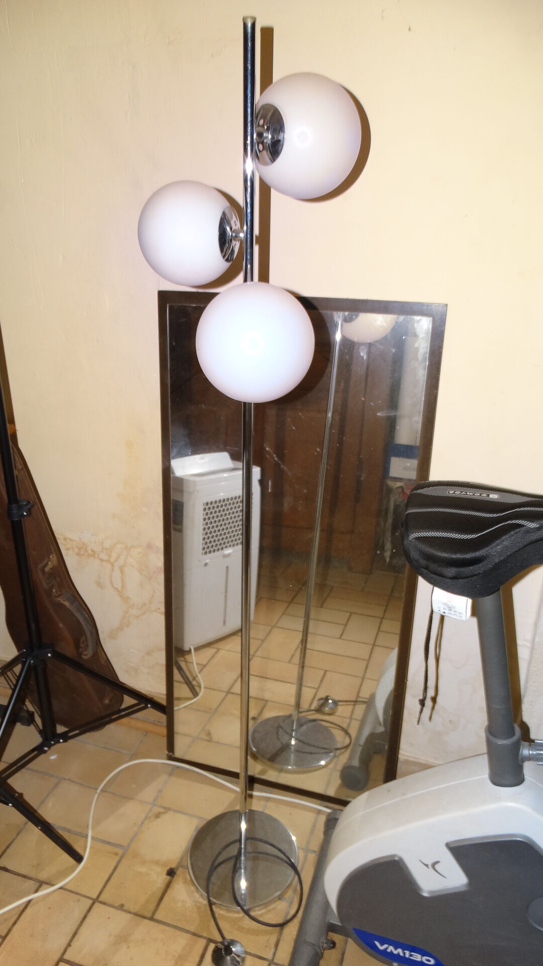 Lampadaire vintage chrome et verre