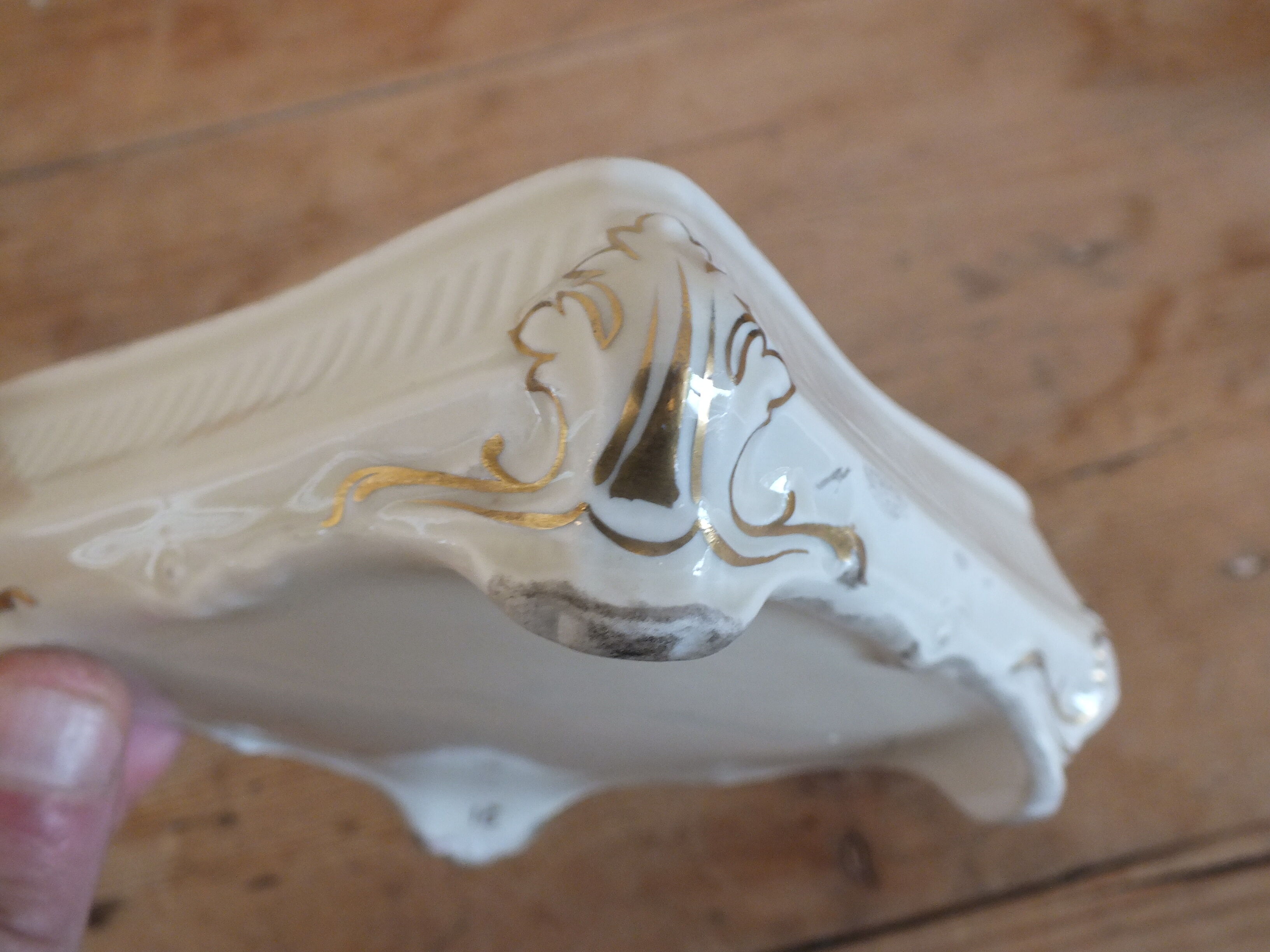 Porcelain candy box floral decoration