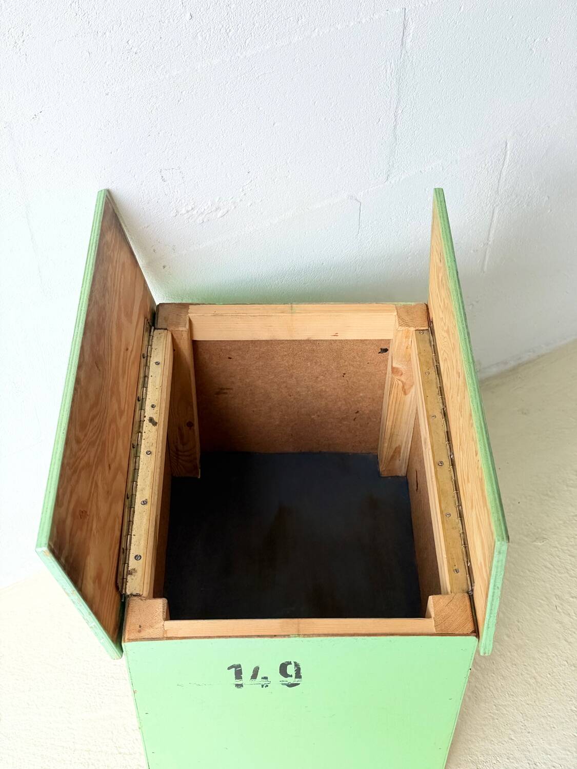 Table de rangement industrielle verte, années 1960