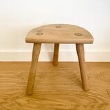 Tripod stool cowherd