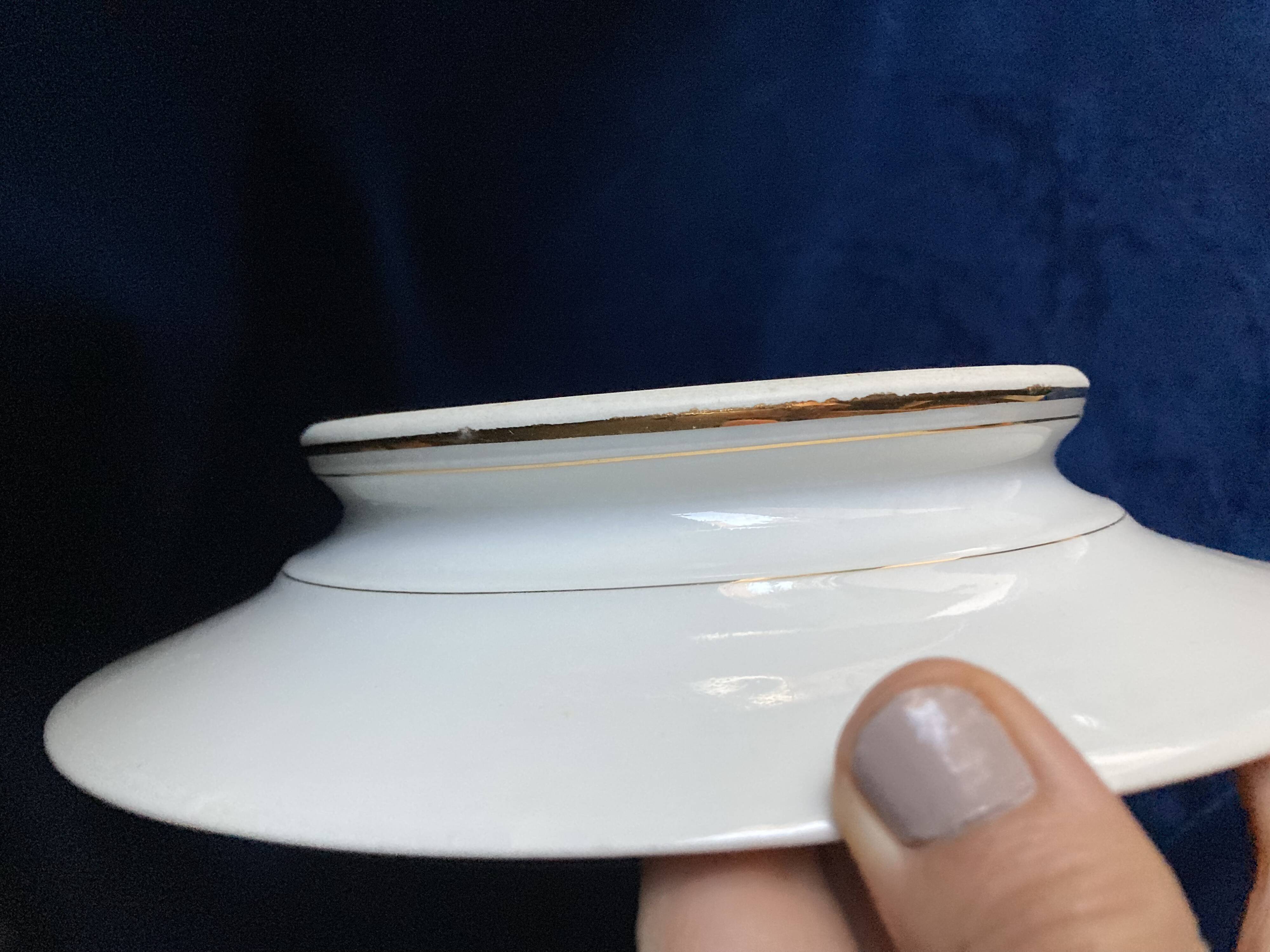 LCS Porcelaine Limoges pedestal dish in white porcelain with gold edging