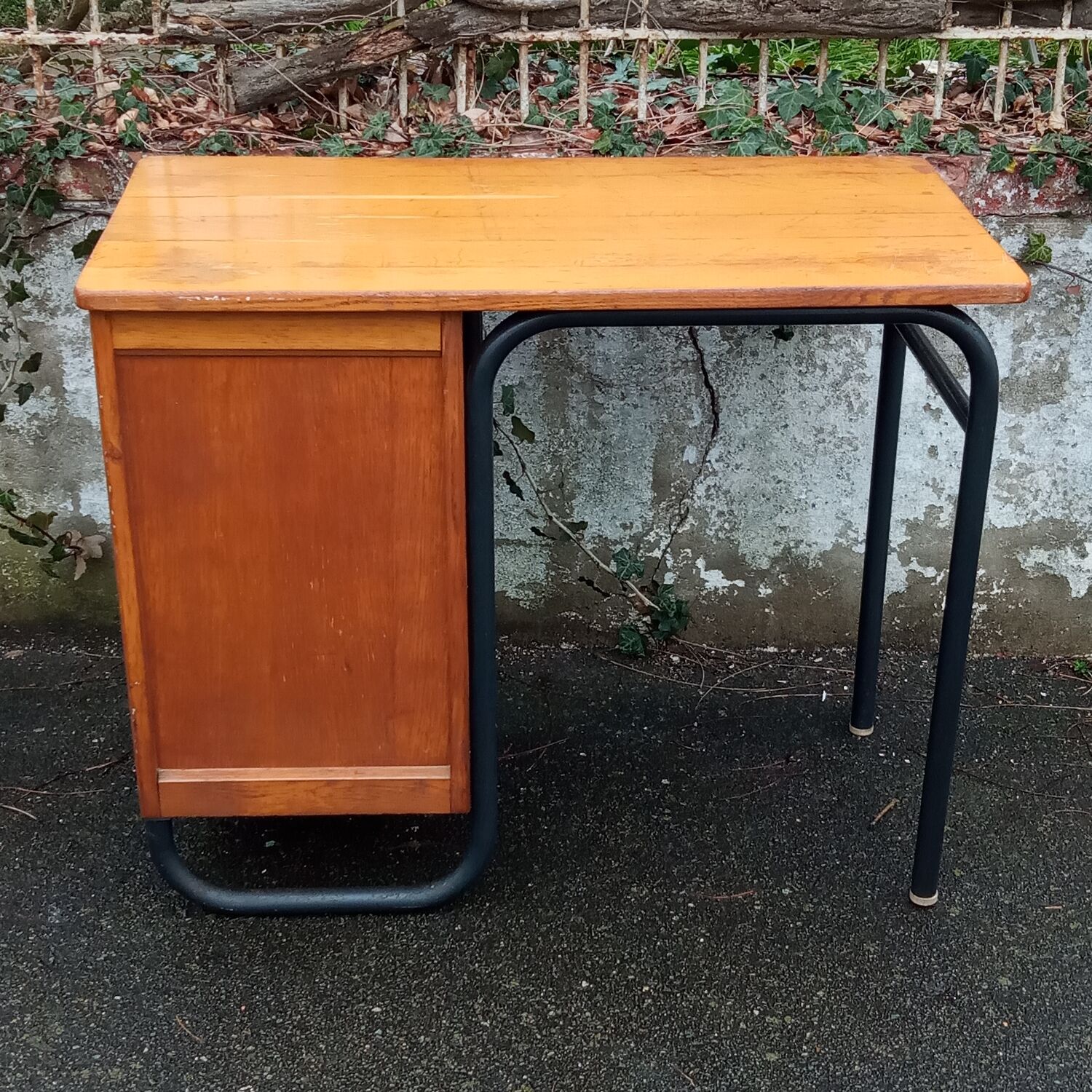 Desk for Mobilor