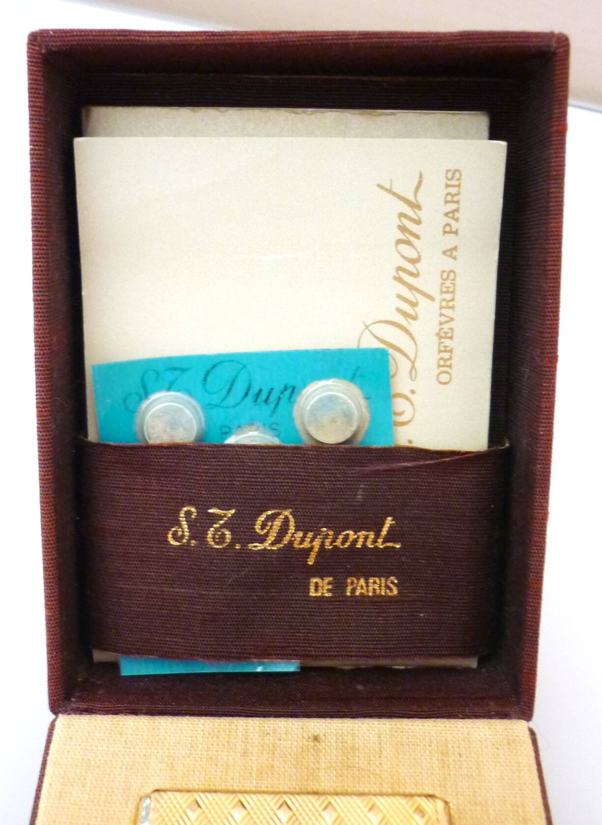 Briquet Dupont orfèvre à Paris en plaqué or, écrin, vintage, années 70