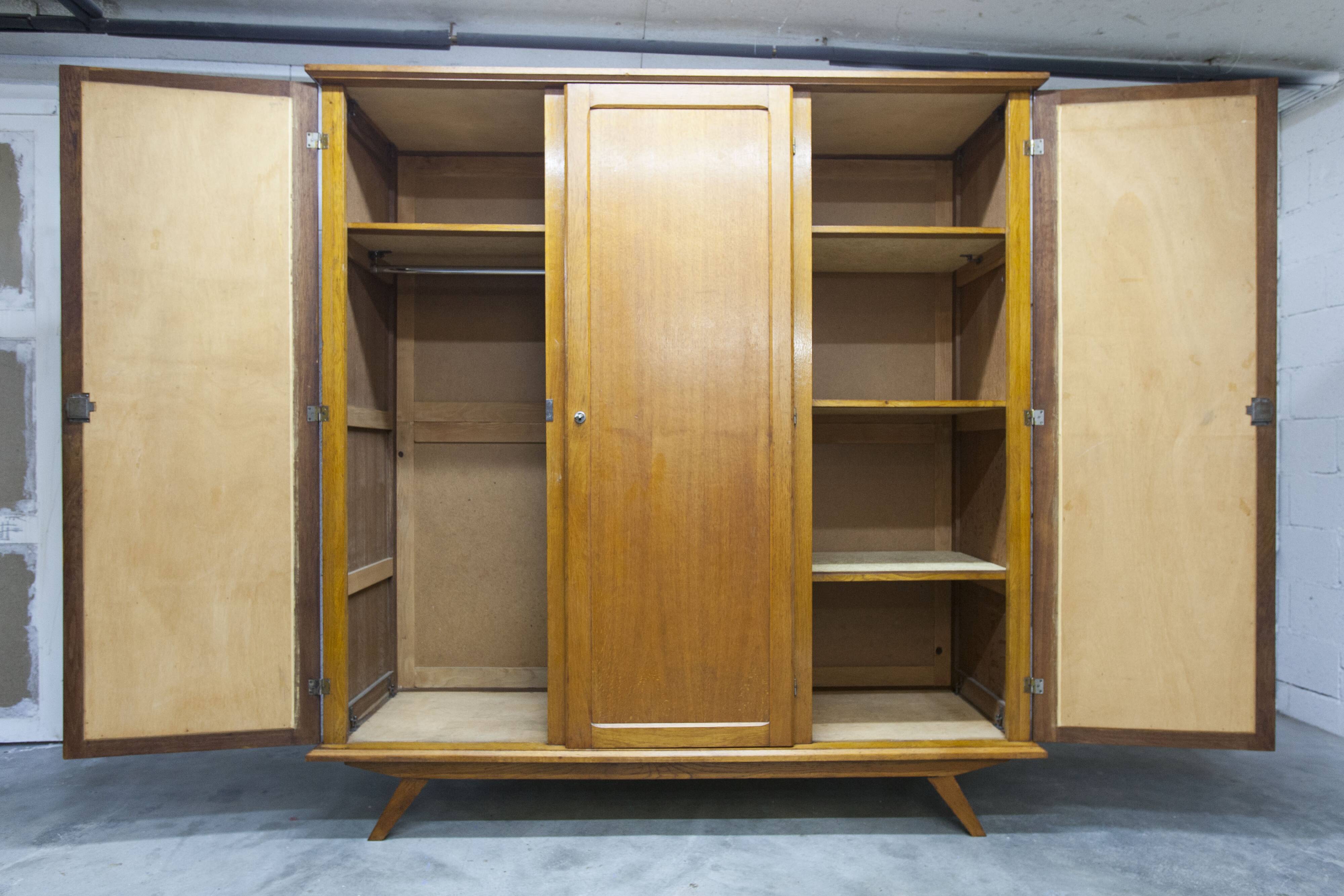 French wardrobe with tapered legs, 3 doors, 120cm hanging rail, new.