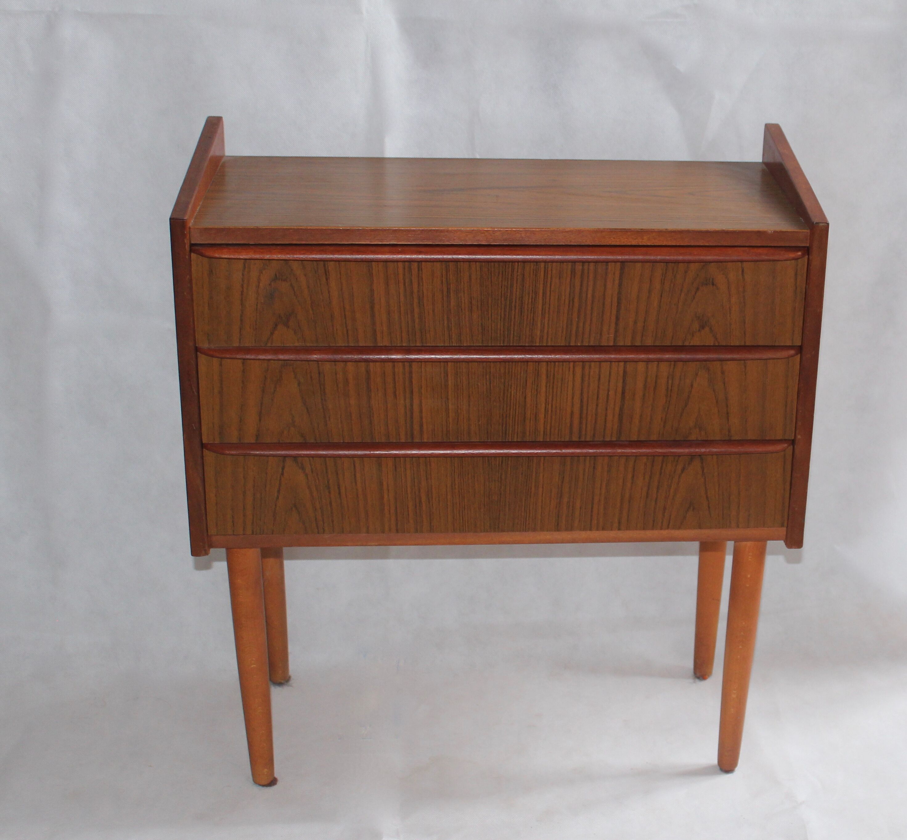 Scandinavian bedside 1950