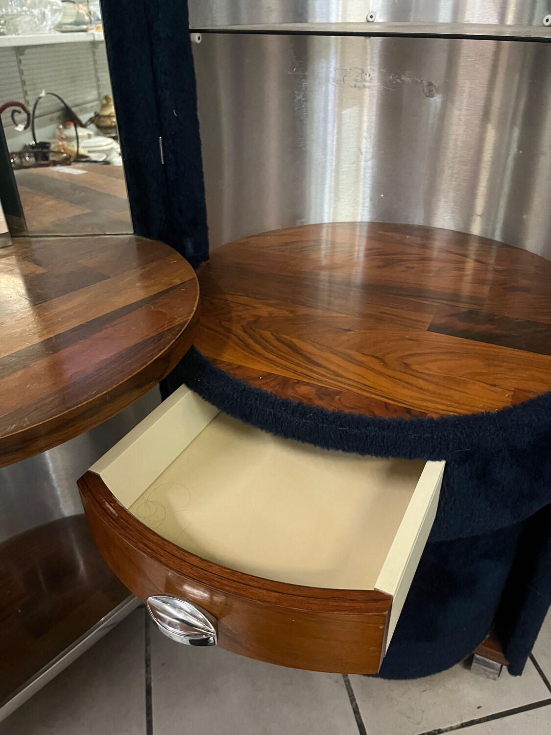 Hairdresser by Luigi Massoni