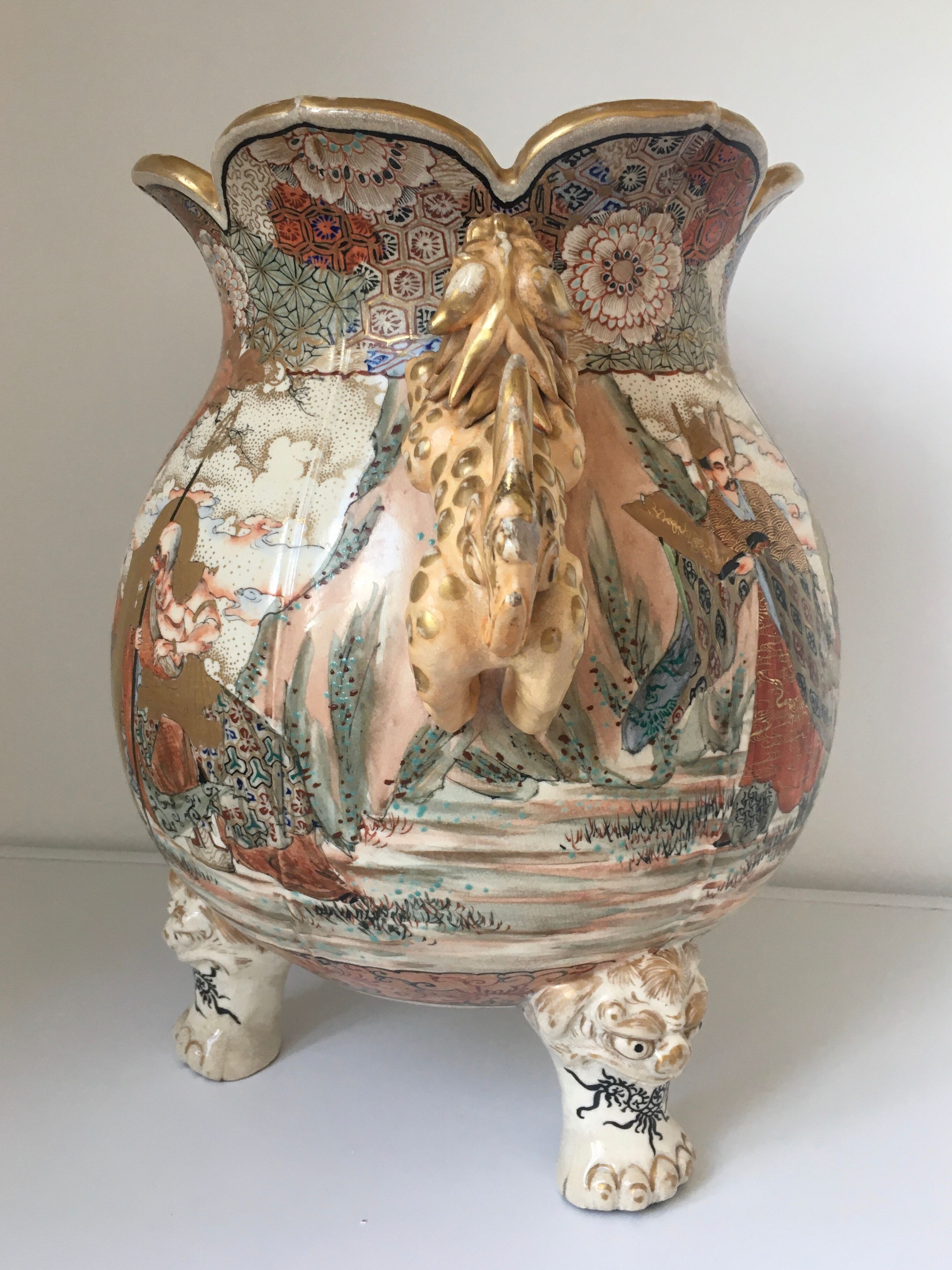 Pot brûle-parfum en faïence de Satsuma Japon vers 1900-1920