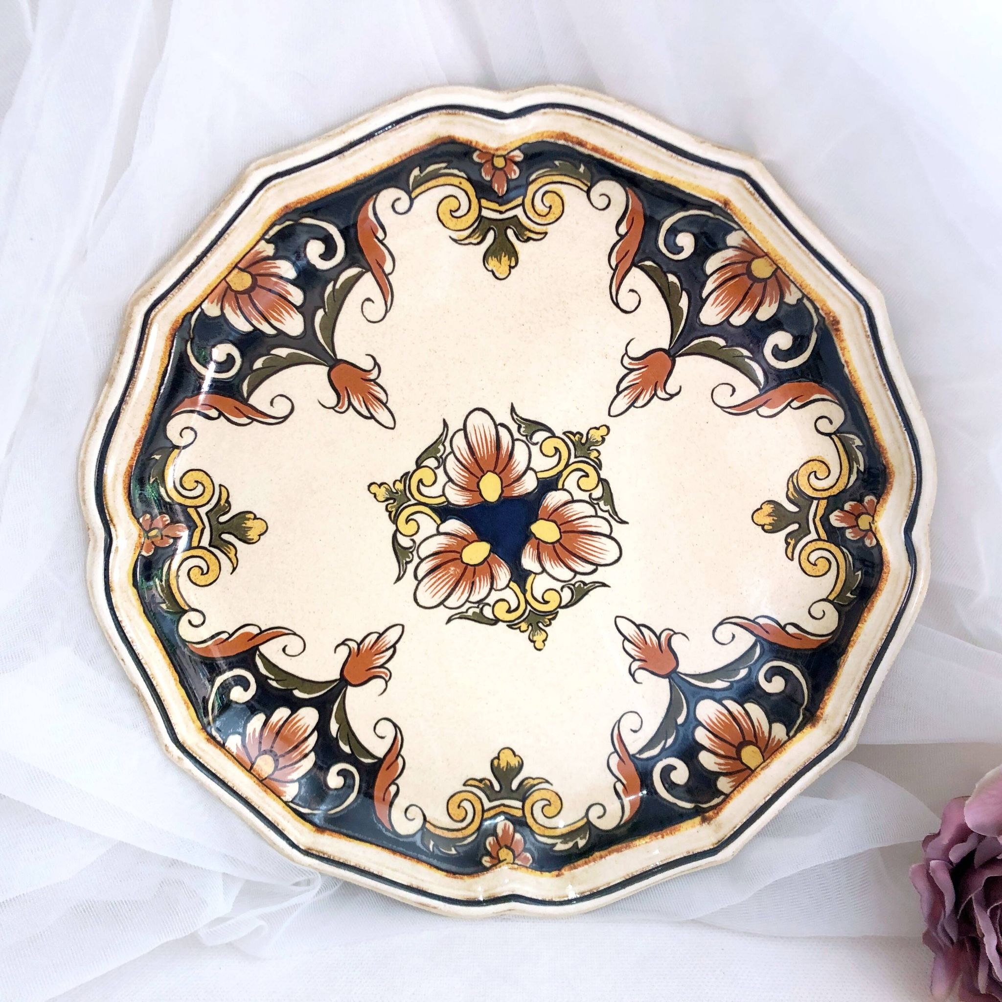 Assiette décorative faïence de Salins France  décor Buchy   25,5 cm