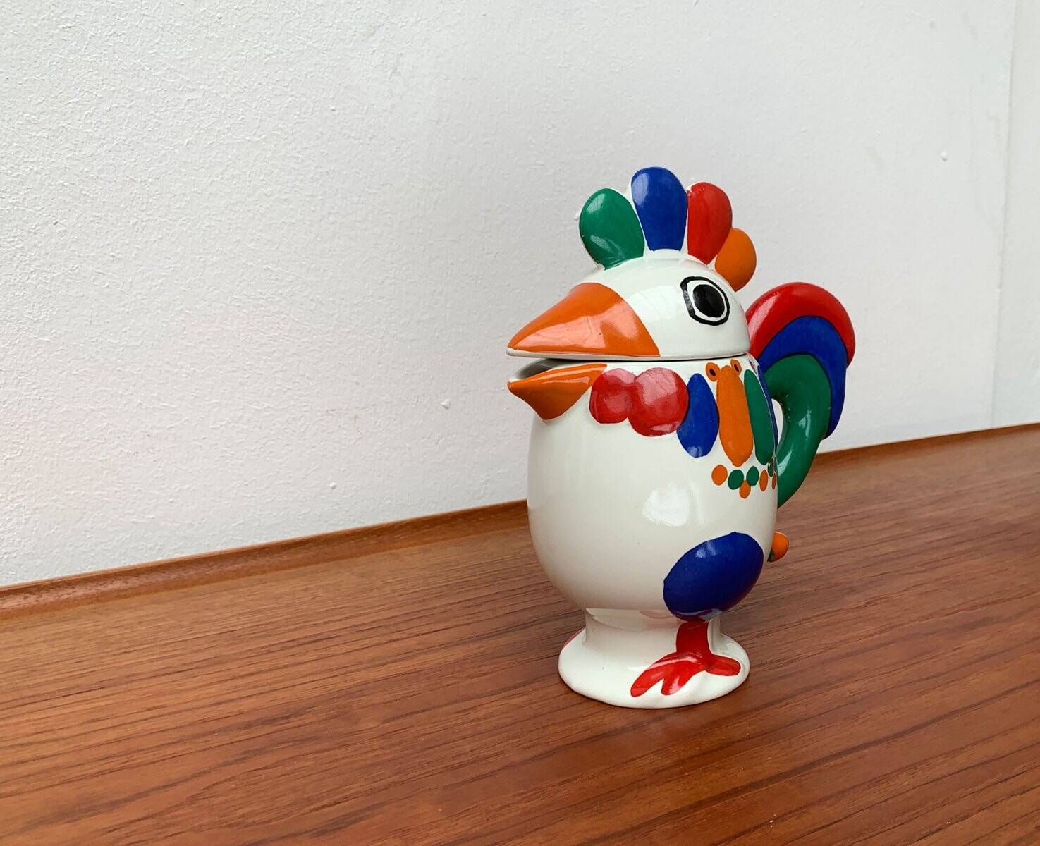 Vintage ceramic teapot or coffee pot chicken, 1970s.