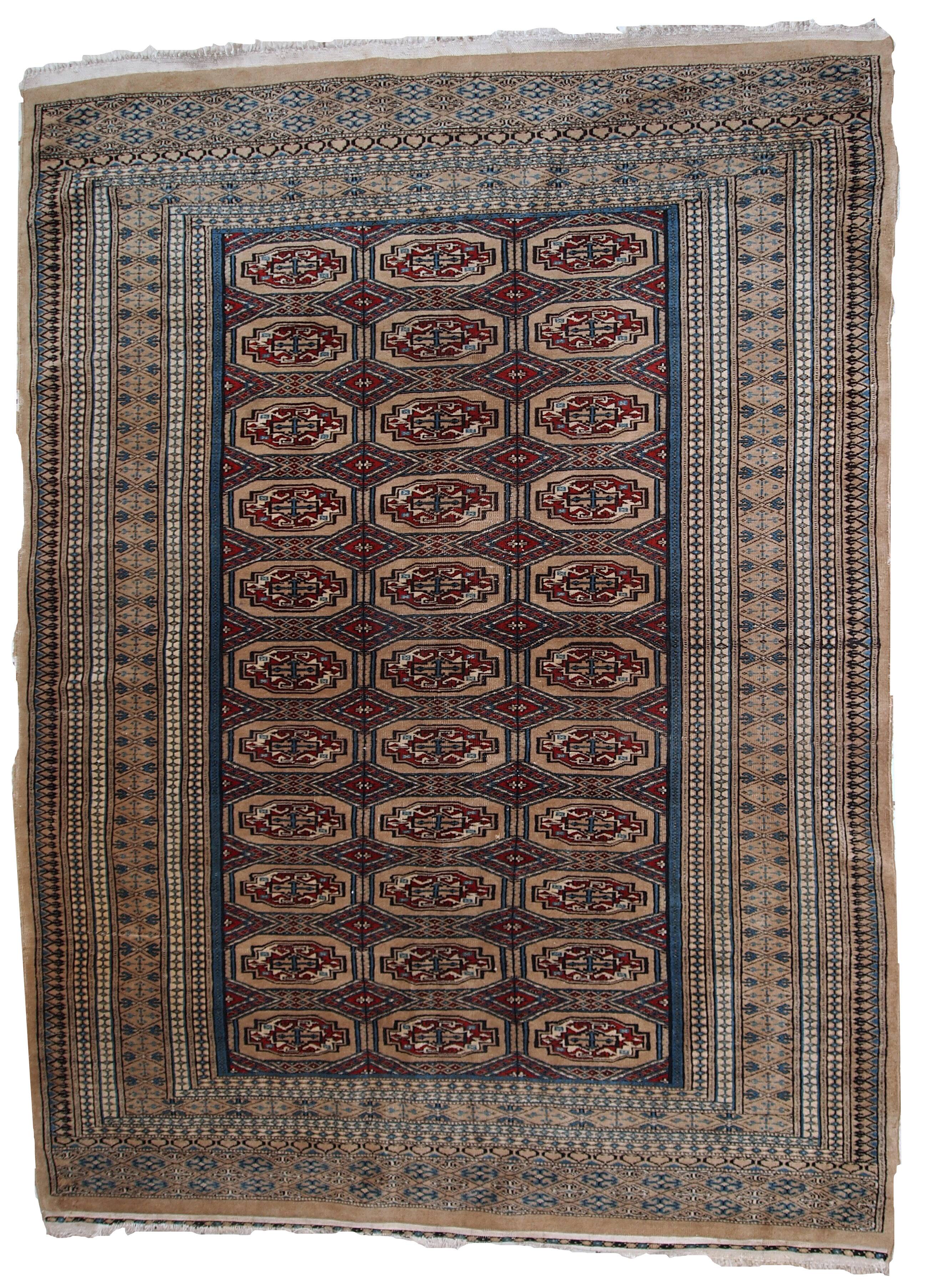 Tapis Vintage Bukhara en Laine, Années 1960, Élégance Traditionnelle