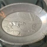 Dog tin dish at a standstill