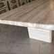 Table en travertin de forme rectangle