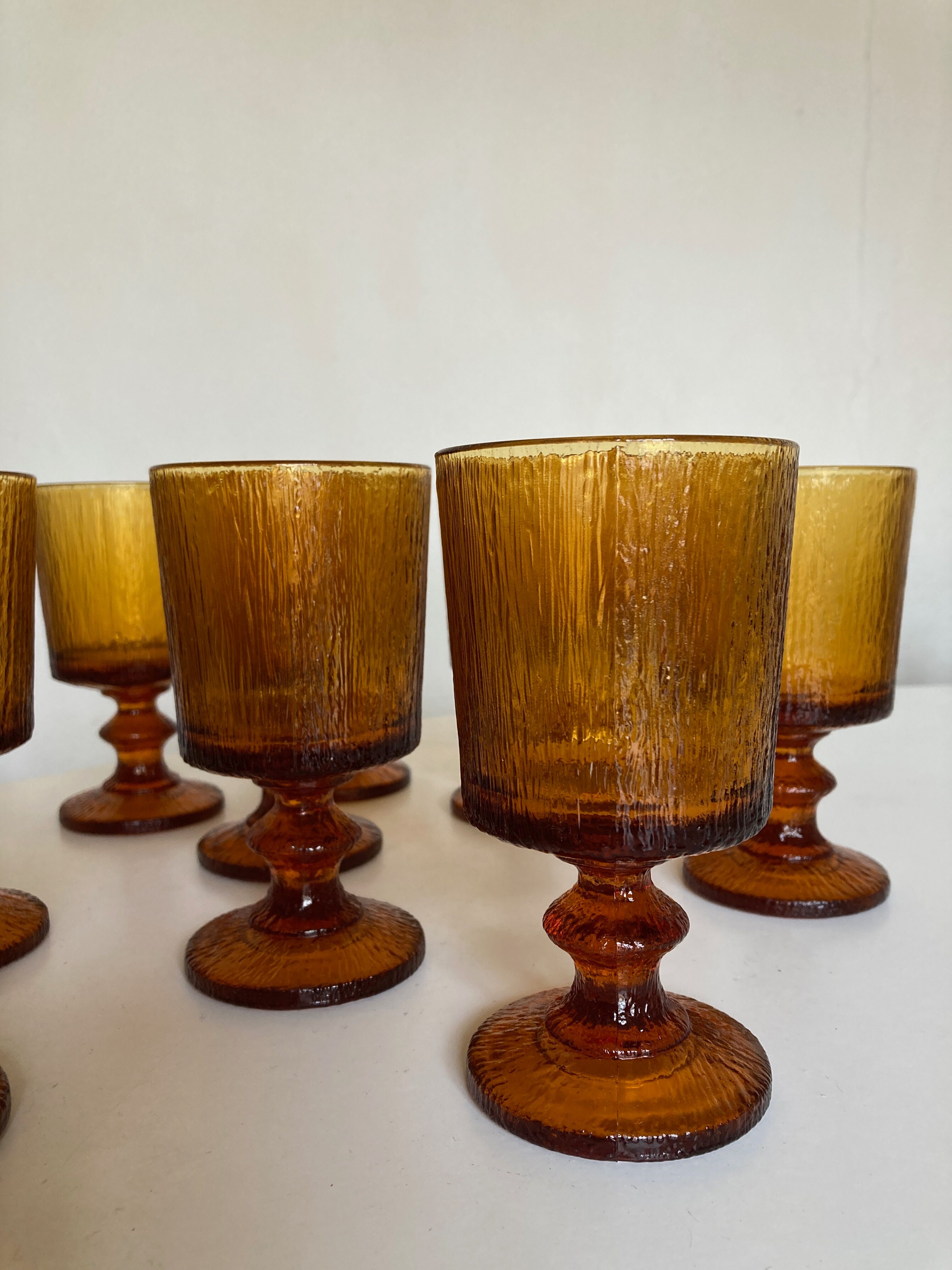 Set of 10 1970 glasses in molded glass tree wood