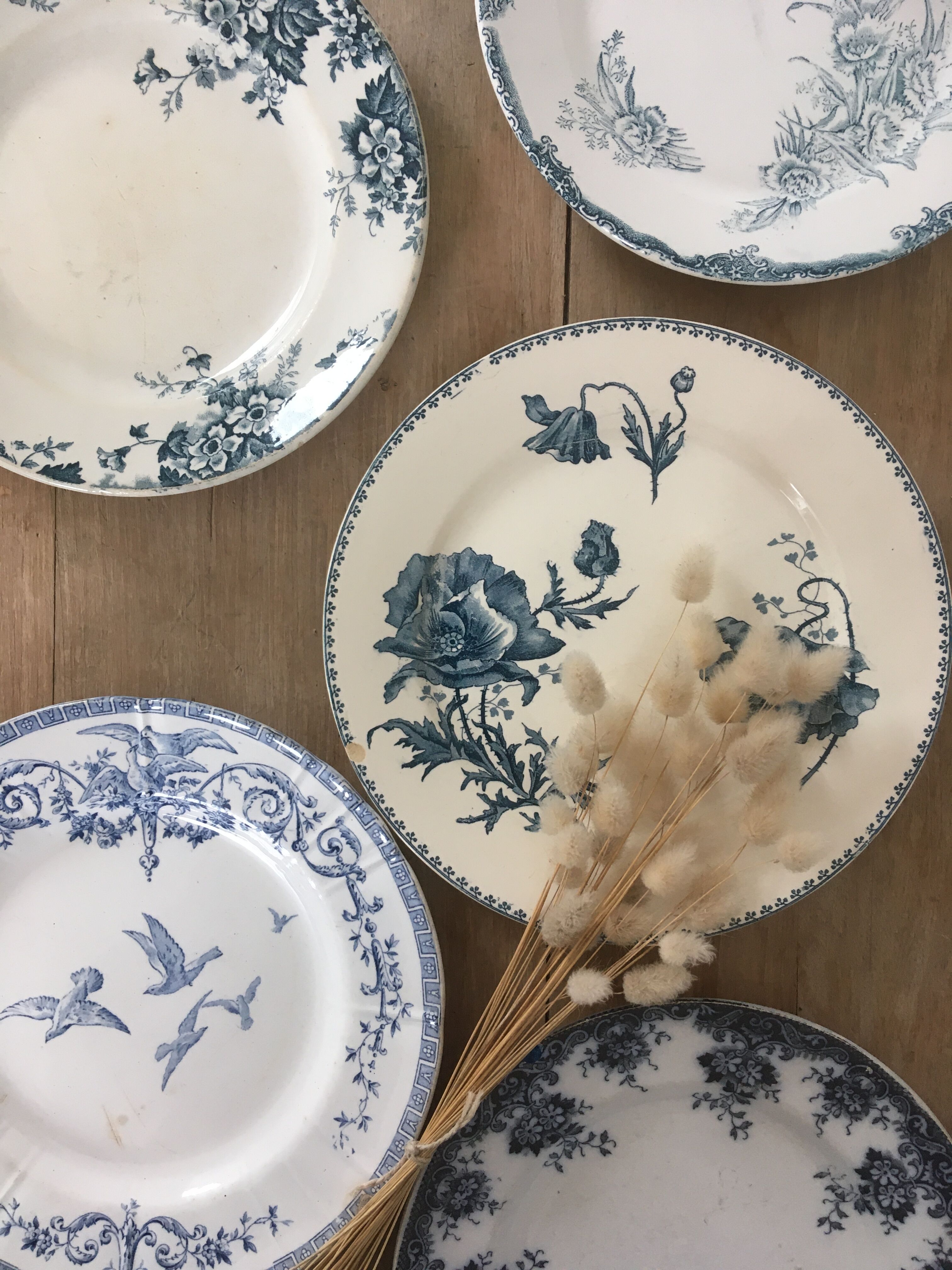 Lot 5 mismatched iron earth flat plates