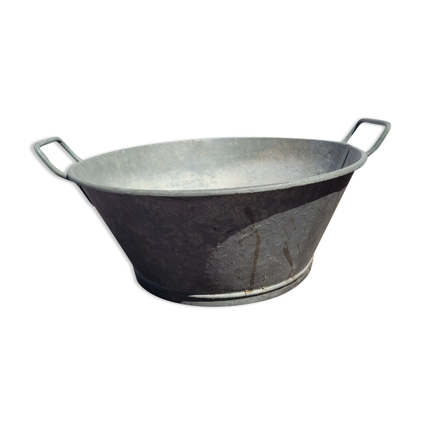 Zinc basin 37cms in diameter