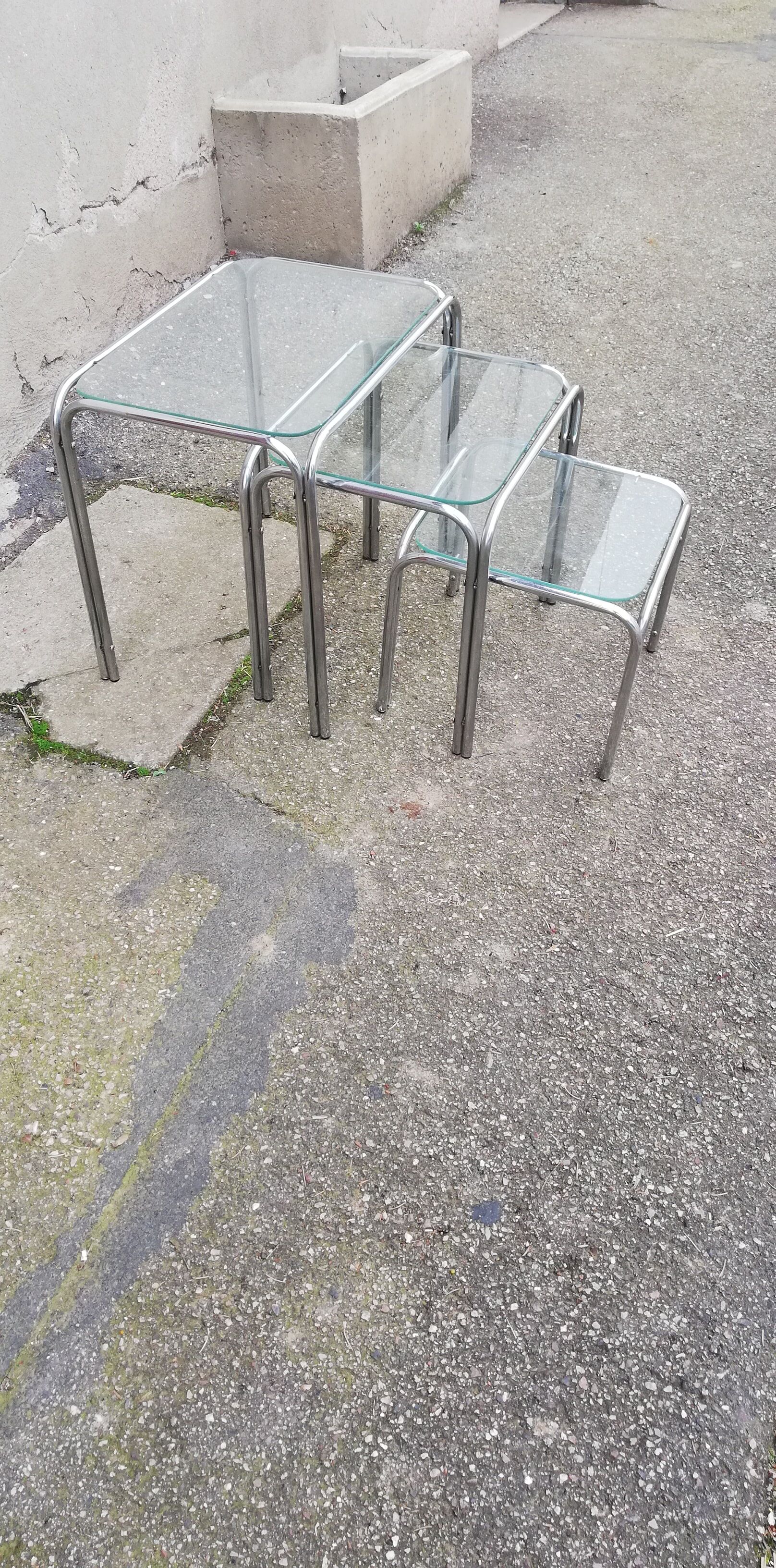 Vintage pull-out coffee tables