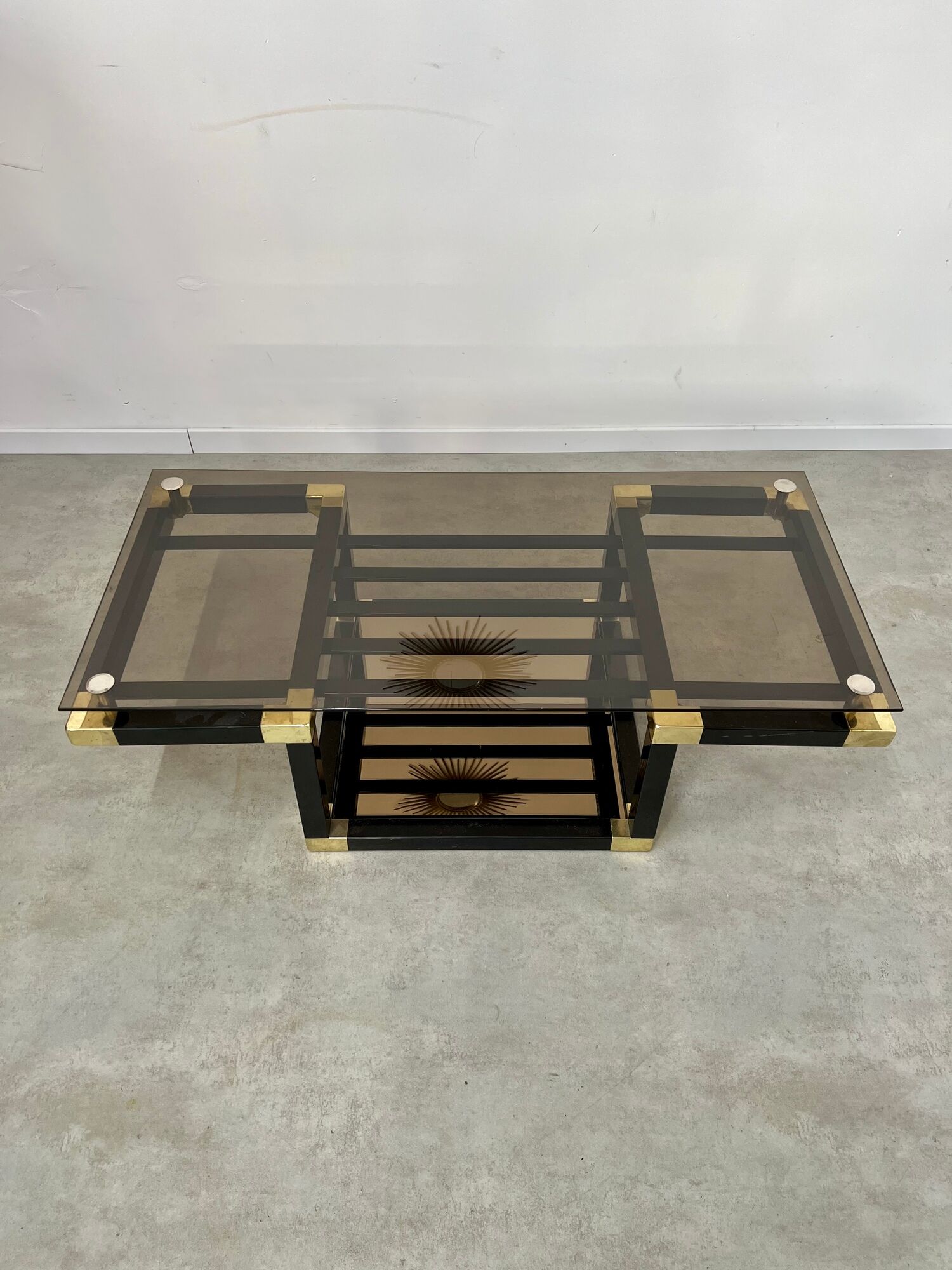 Coffee table in black and gold metal, smoked glass 70 years Romeo Rega vintage