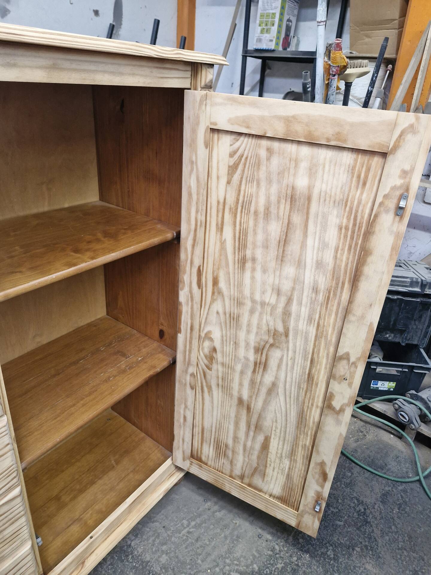 Pine storage furniture Aerogommer