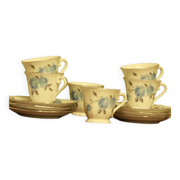 Lot de tasses et sous tasses anciennes