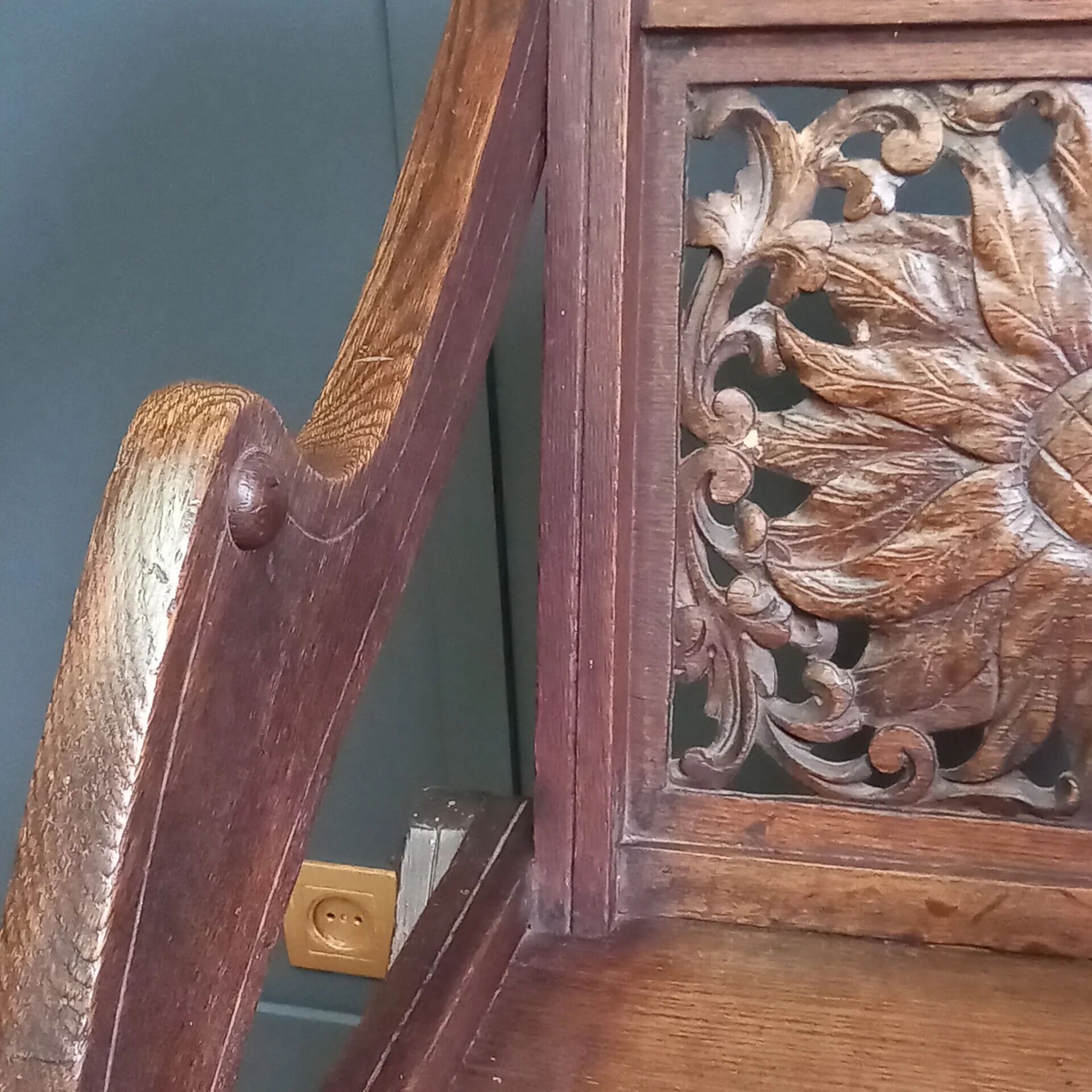 Antique Glastonbury priest chair