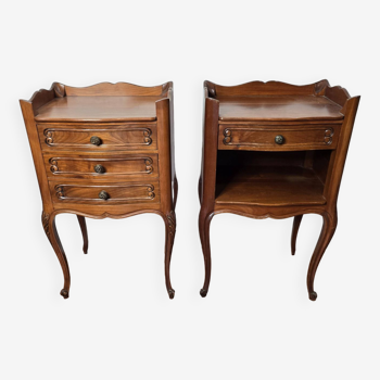 Duo de tables de chevet style Louis XV en merisier