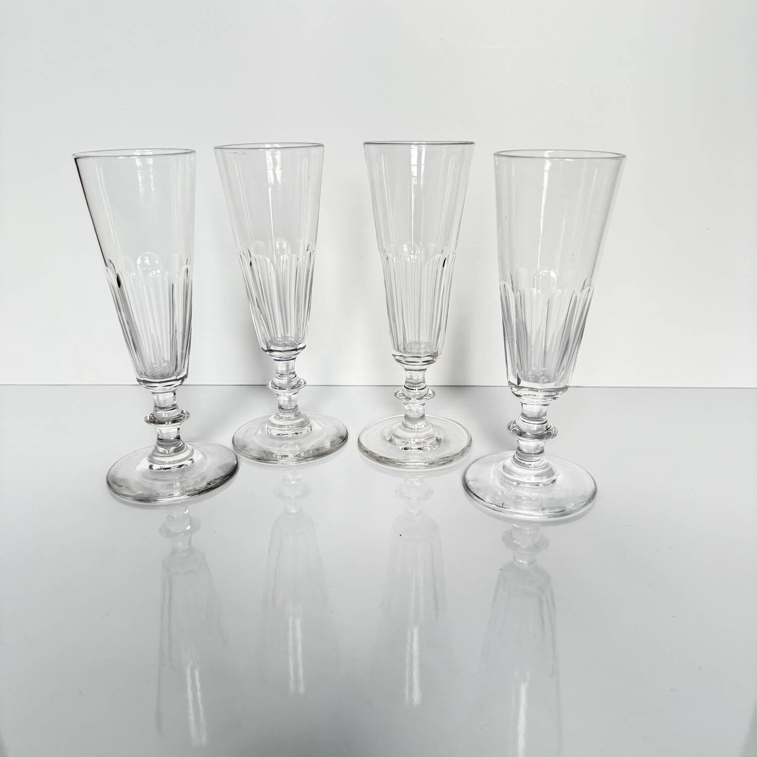 4 crystal champagne flutes