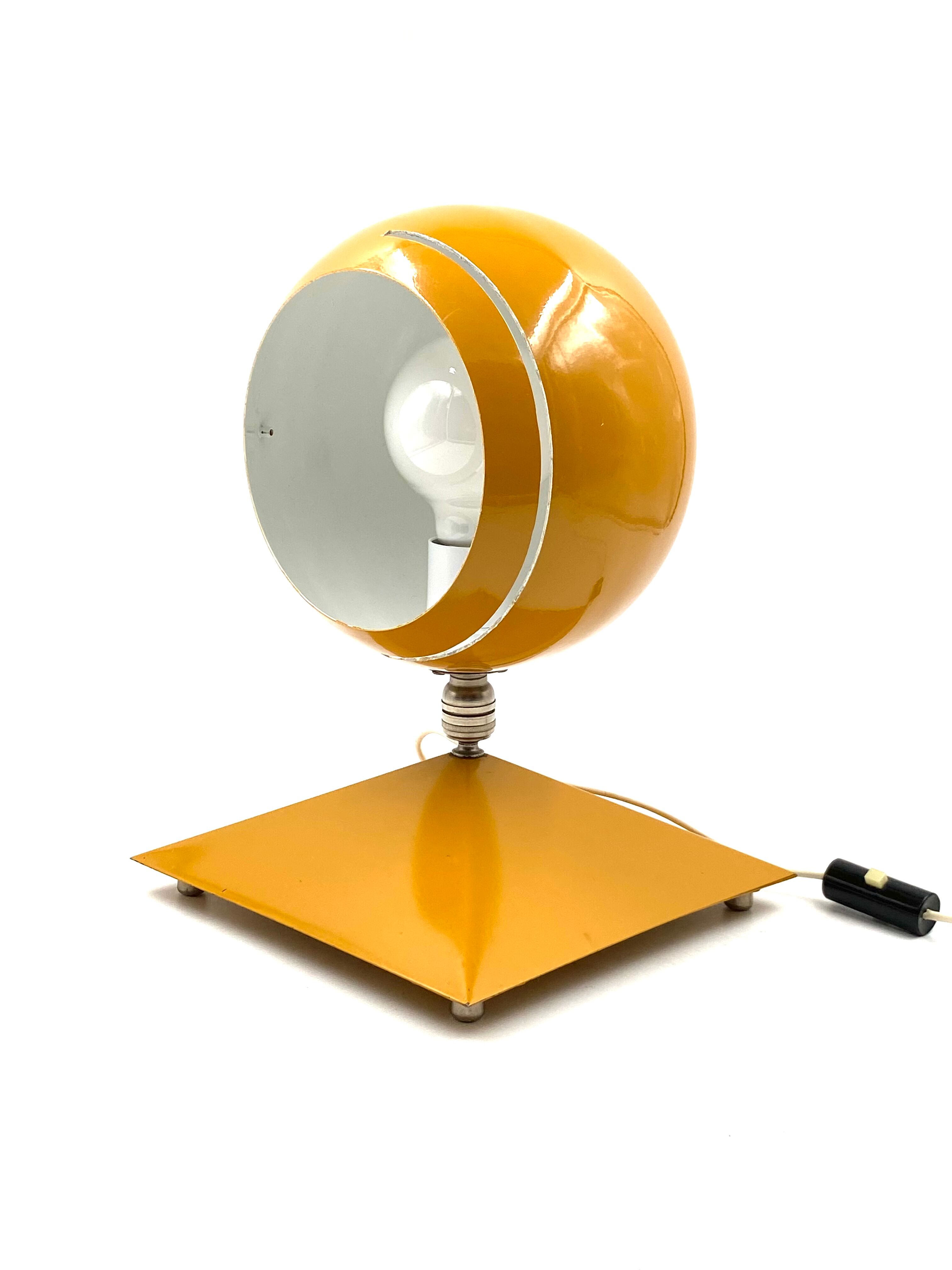 Space Age Eyeball Yellow Table lamp, Italy, 1970s