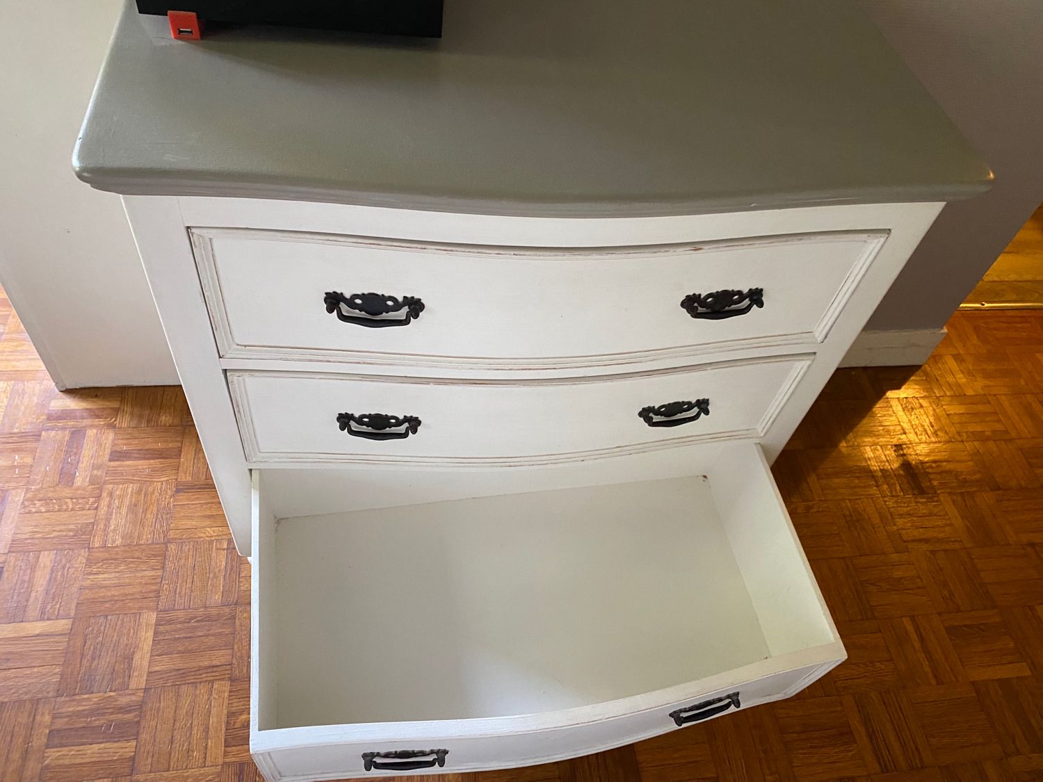 Roche Bobois pine chest of drawers Chambord linen and taupe style