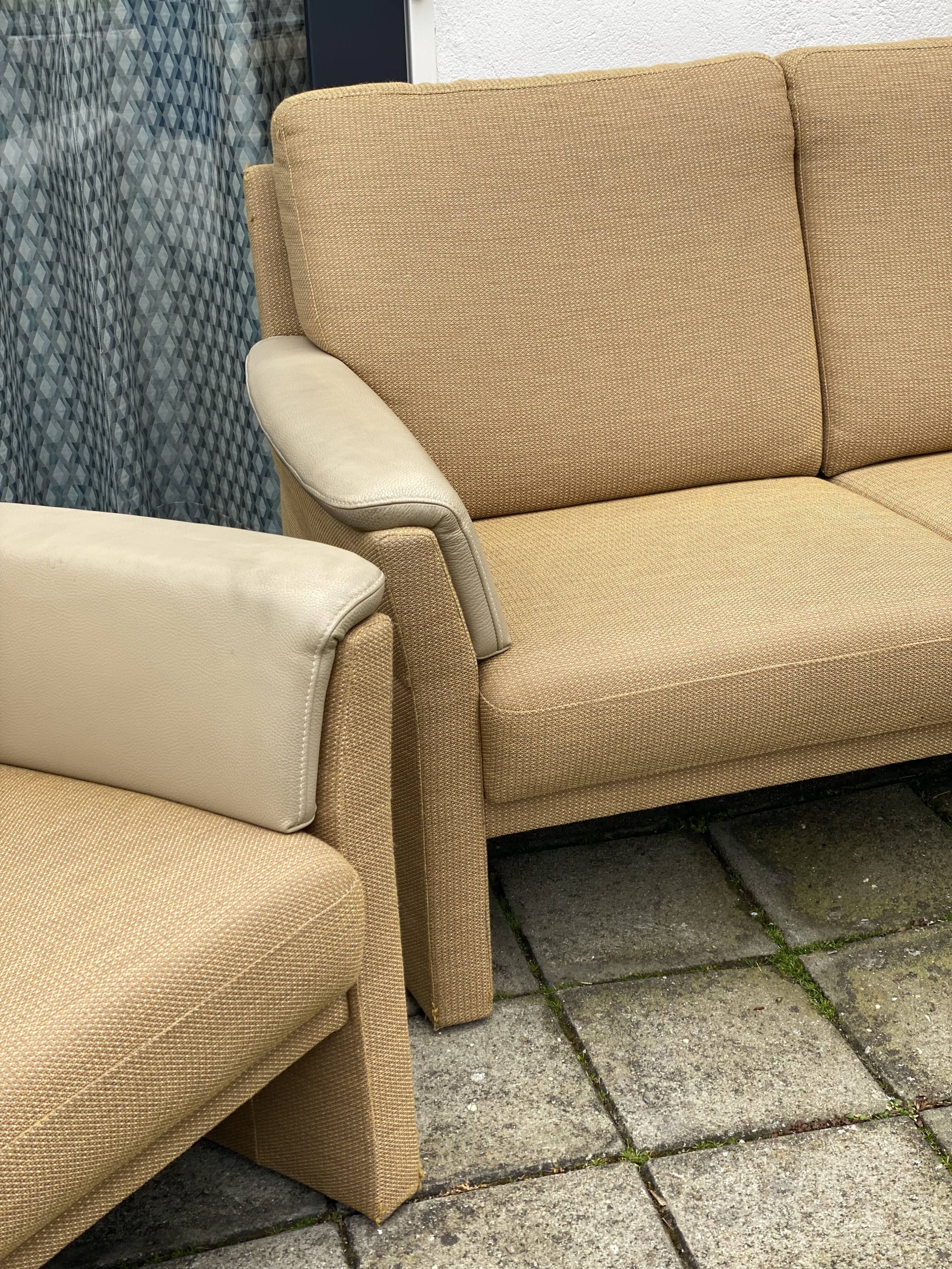 Vintage overveen 2 seater and lounge chair