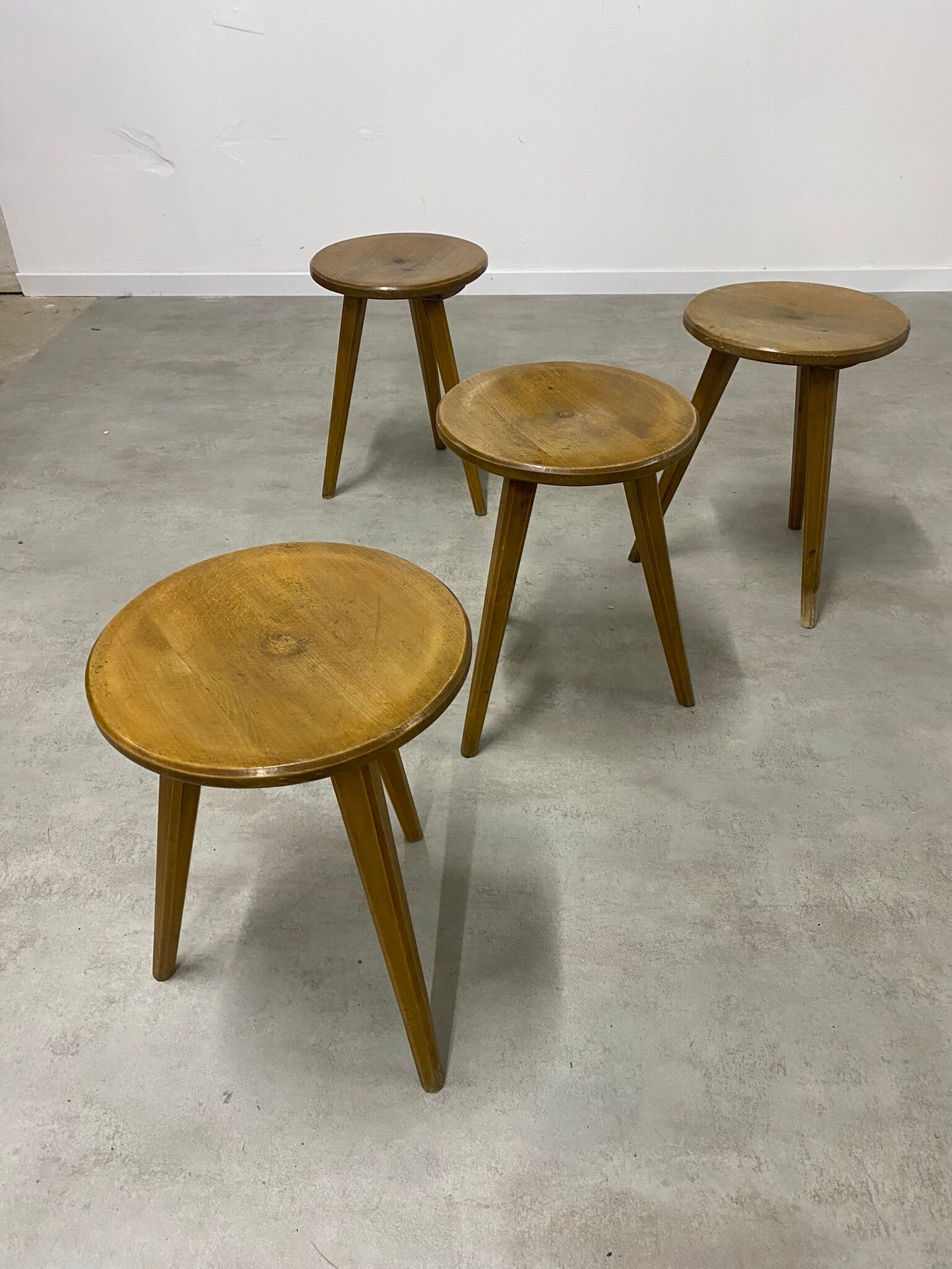 Set table and 4 wooden stools bistrot design of the 50