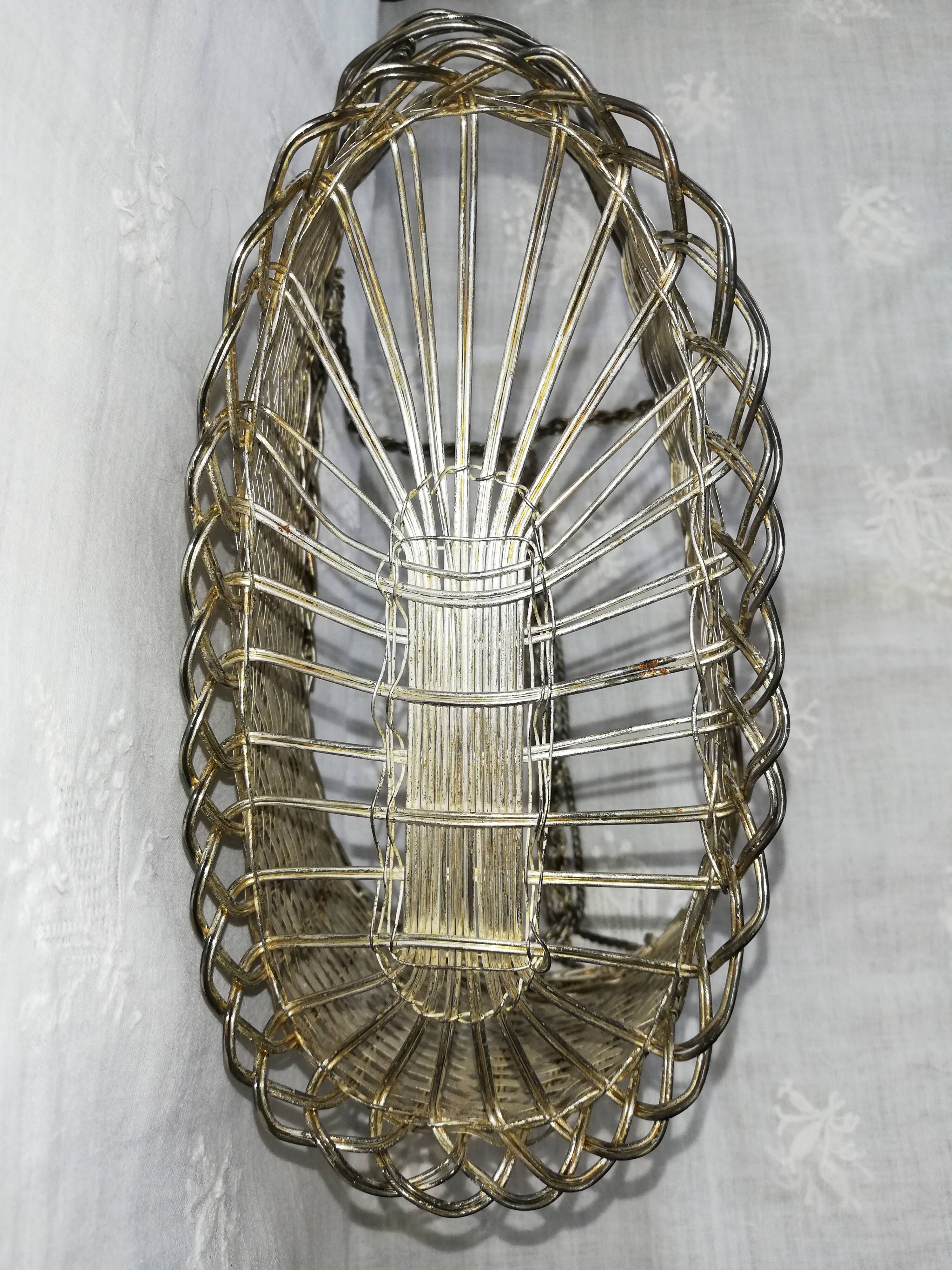 Silver metal pourer basket