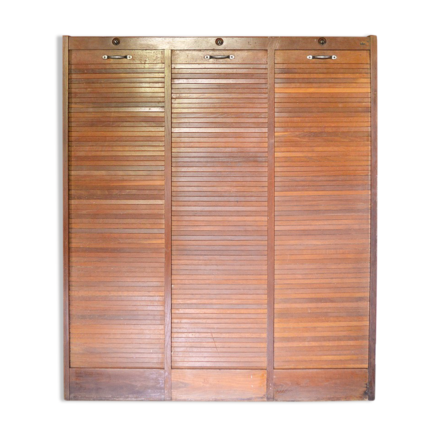 Notary triple curtain cabinet