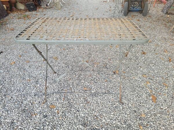 Ancienne table de jardin pliante