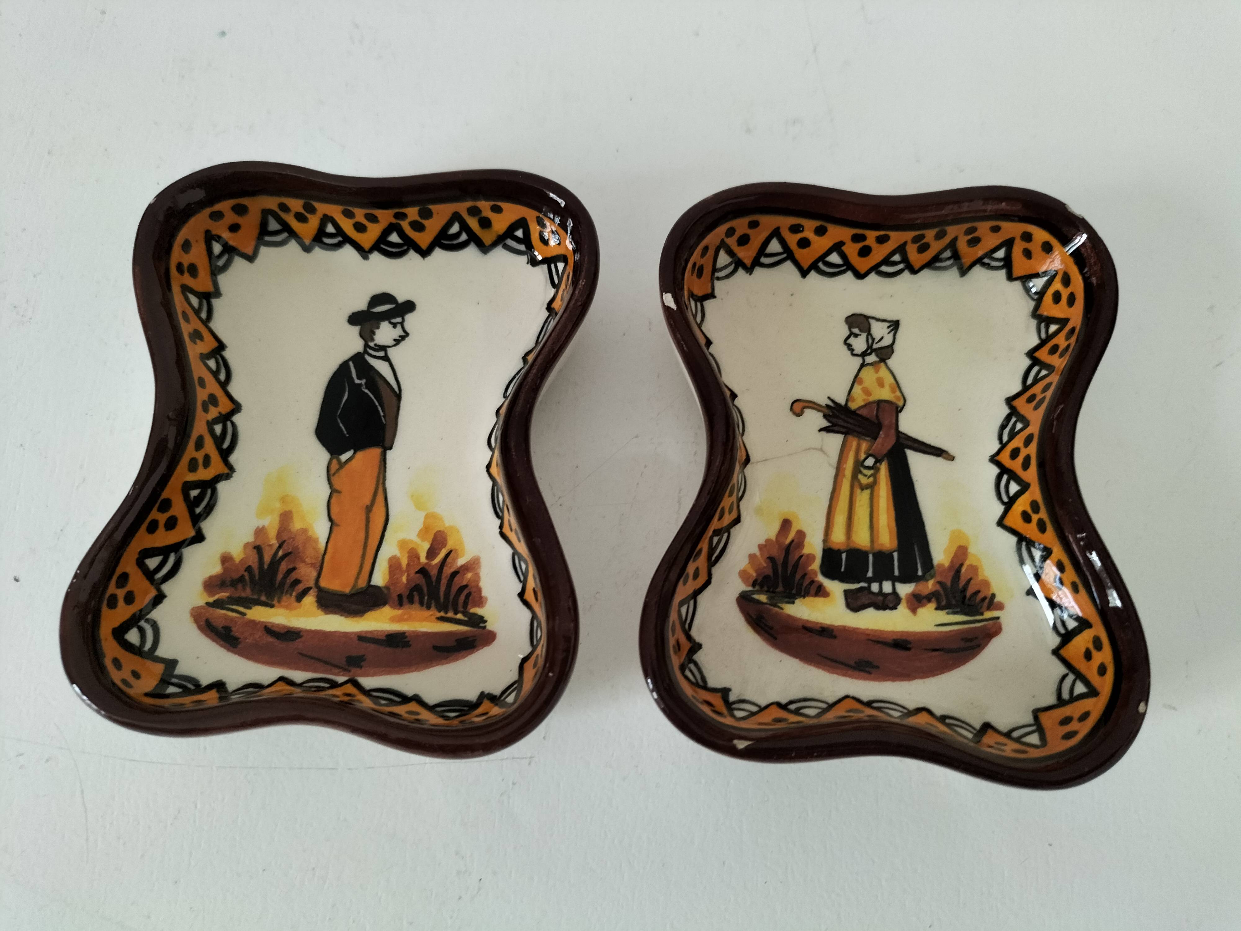 Pair of Henriot Quimper pocket emptiers model 137 – personalized Breton decor