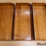 Buffet, commode, écritoire de propriété en acajou de style restauration, début XIXème