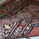 Tapis vintage fait main Bukhara en laine rose et bleu ciel (81cm x 118cm)