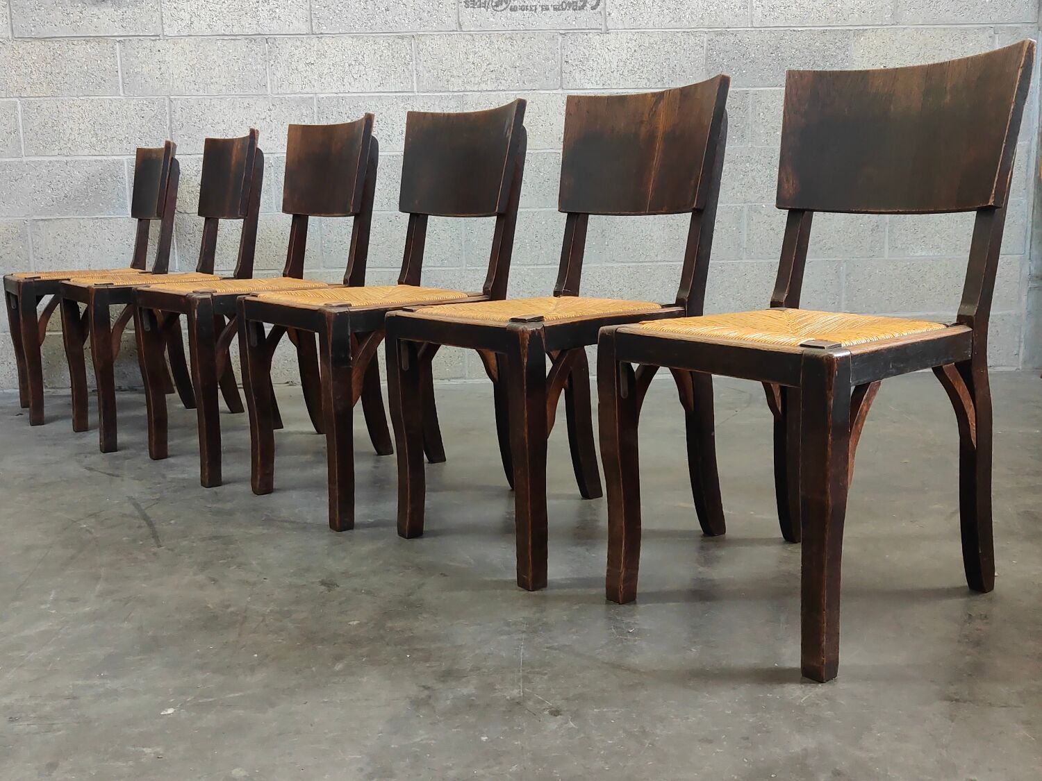 Suite of 6 chairs brutalist style straw and solid oak