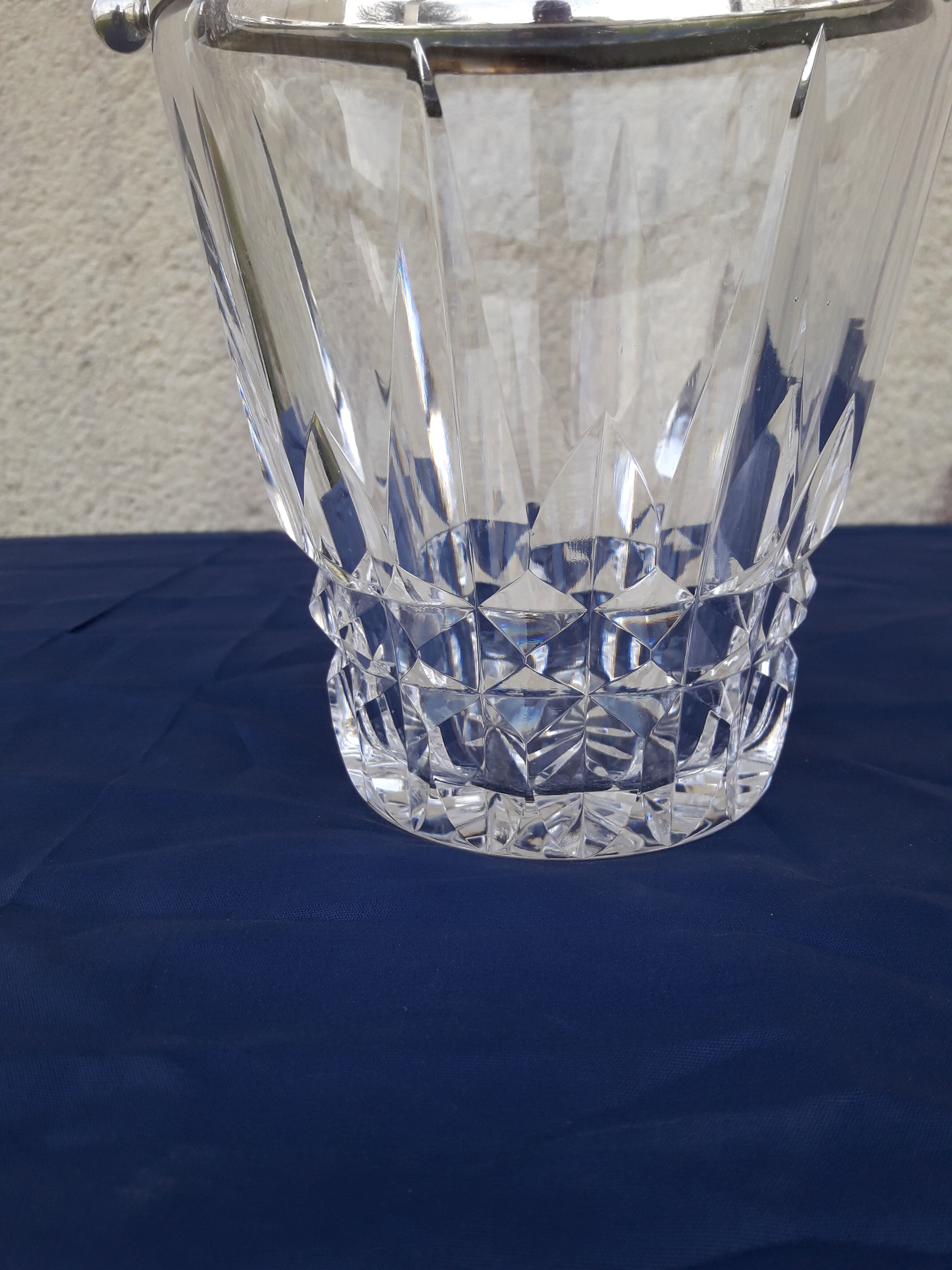 Ice bucket ice cubes signed crystal Saint Louis