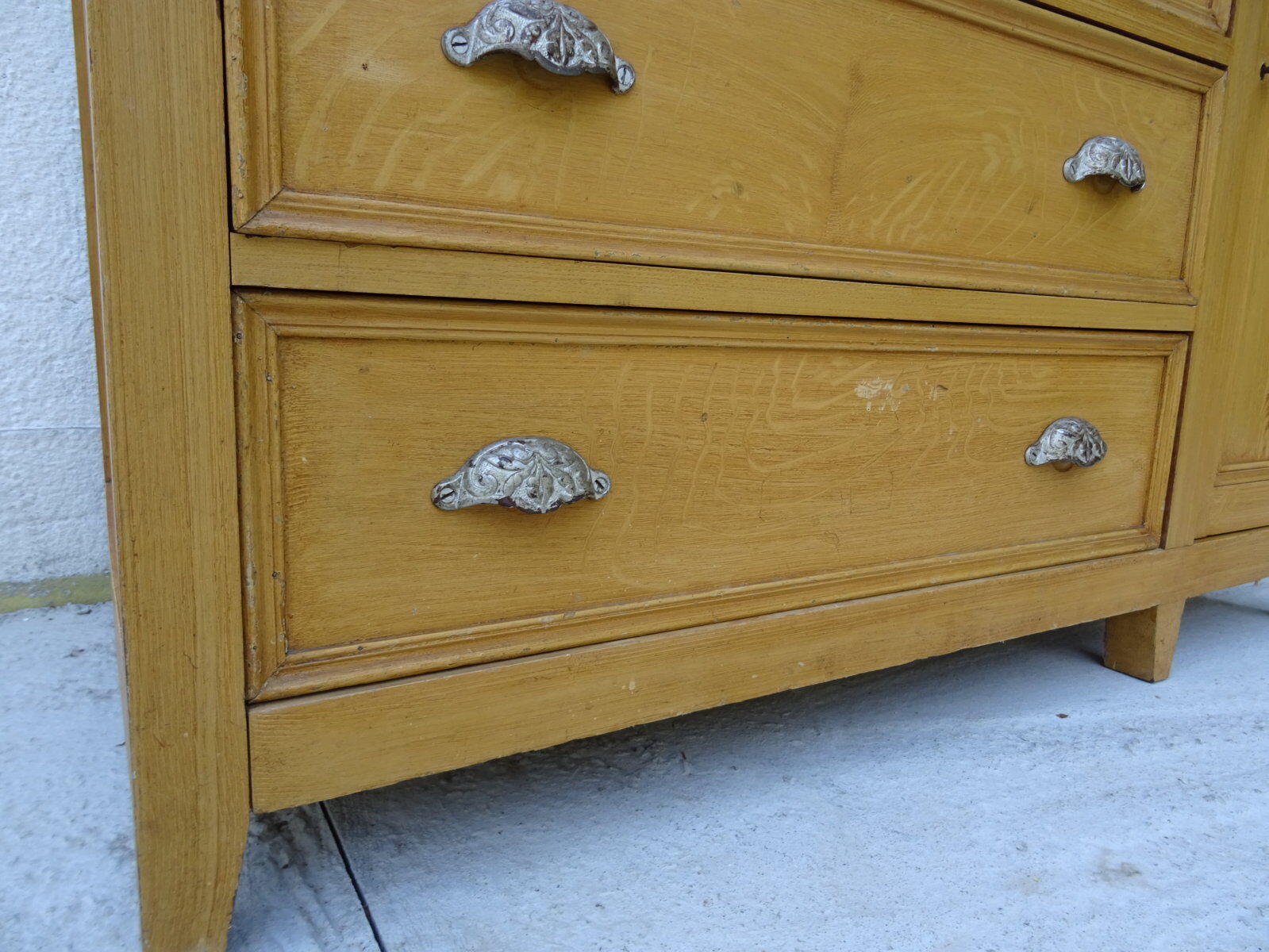 Shop furniture counter